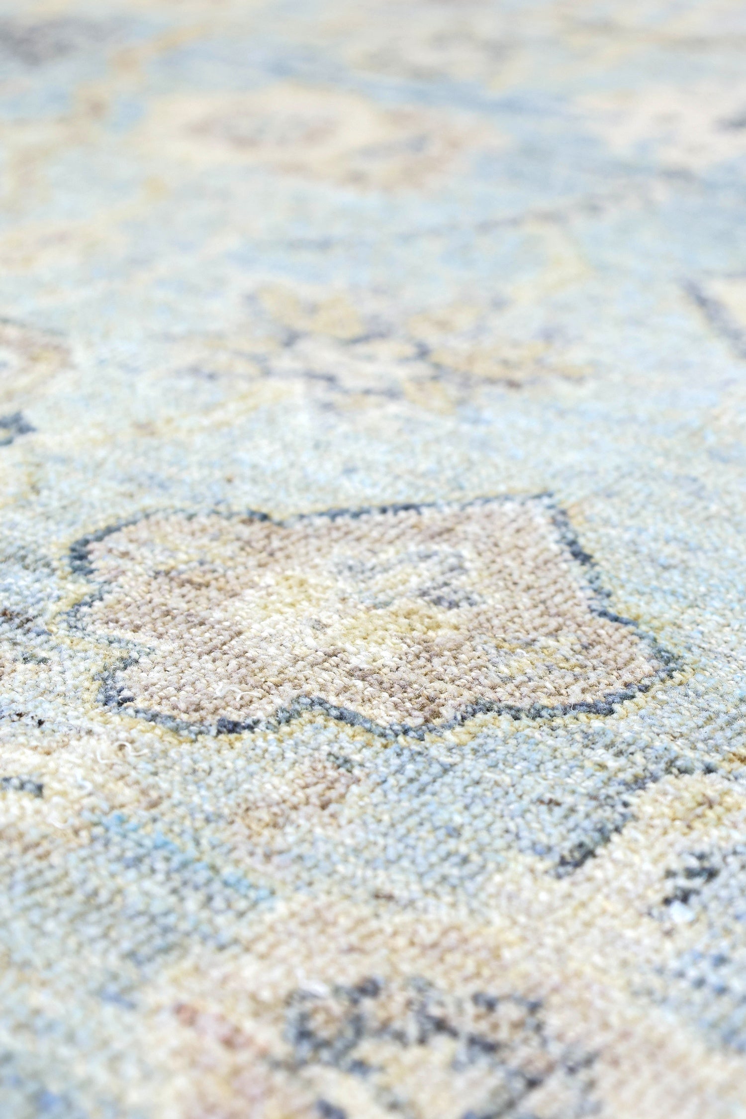 Amritsar Handwoven Transitional Rug J78071 - Soft & Durable for Living Room, Bedroom, or Office Decor
