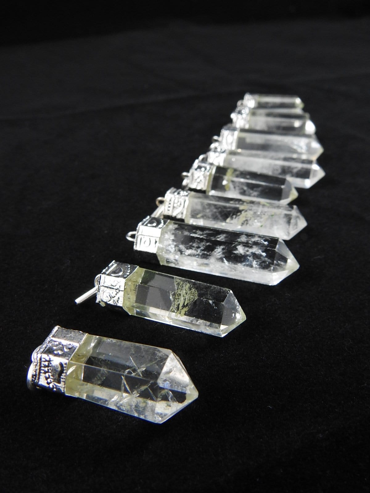 Natural Clear Quartz Point Pendant Necklace - Healing Crystal Jewelry for Meditation, Energy Cleansing & Spiritual Protection