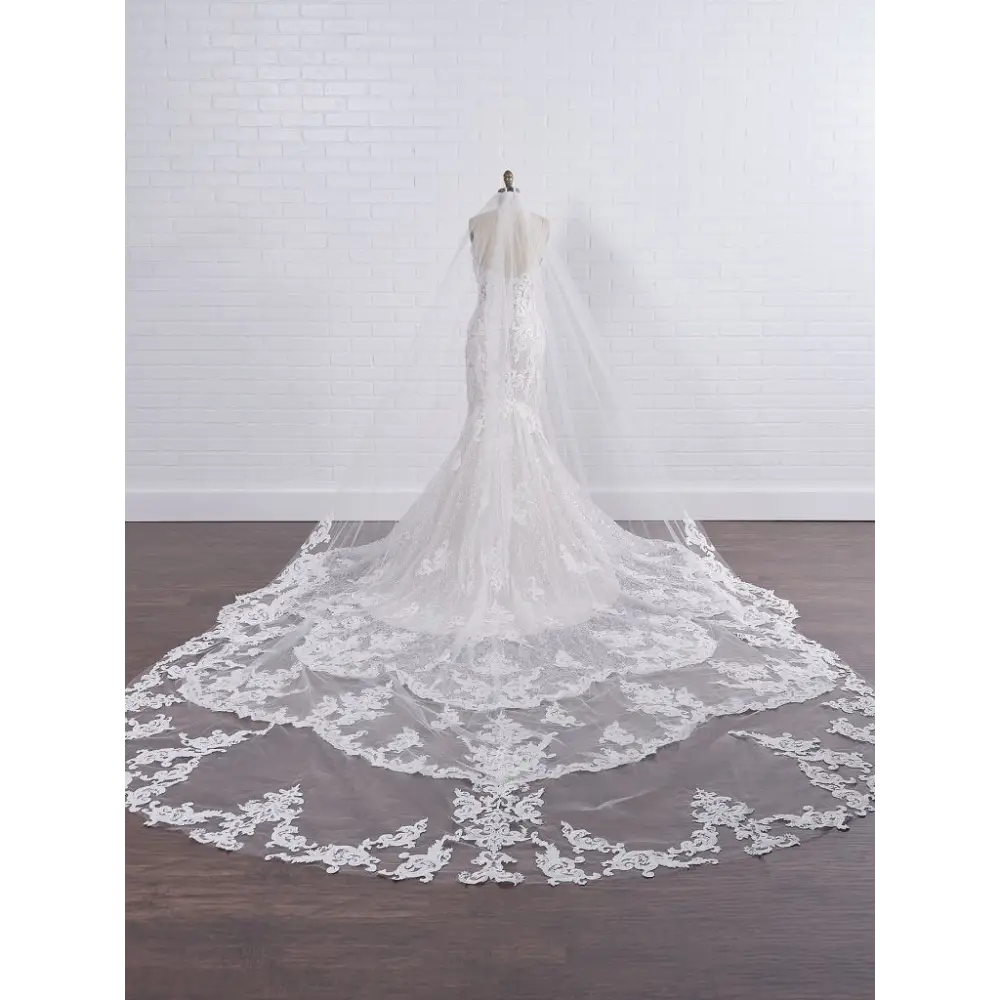 Maggie Sottero Tuscany Royale Wedding Veil - Elegant Bridal Accessory for Church Ceremonies & Romantic Photos