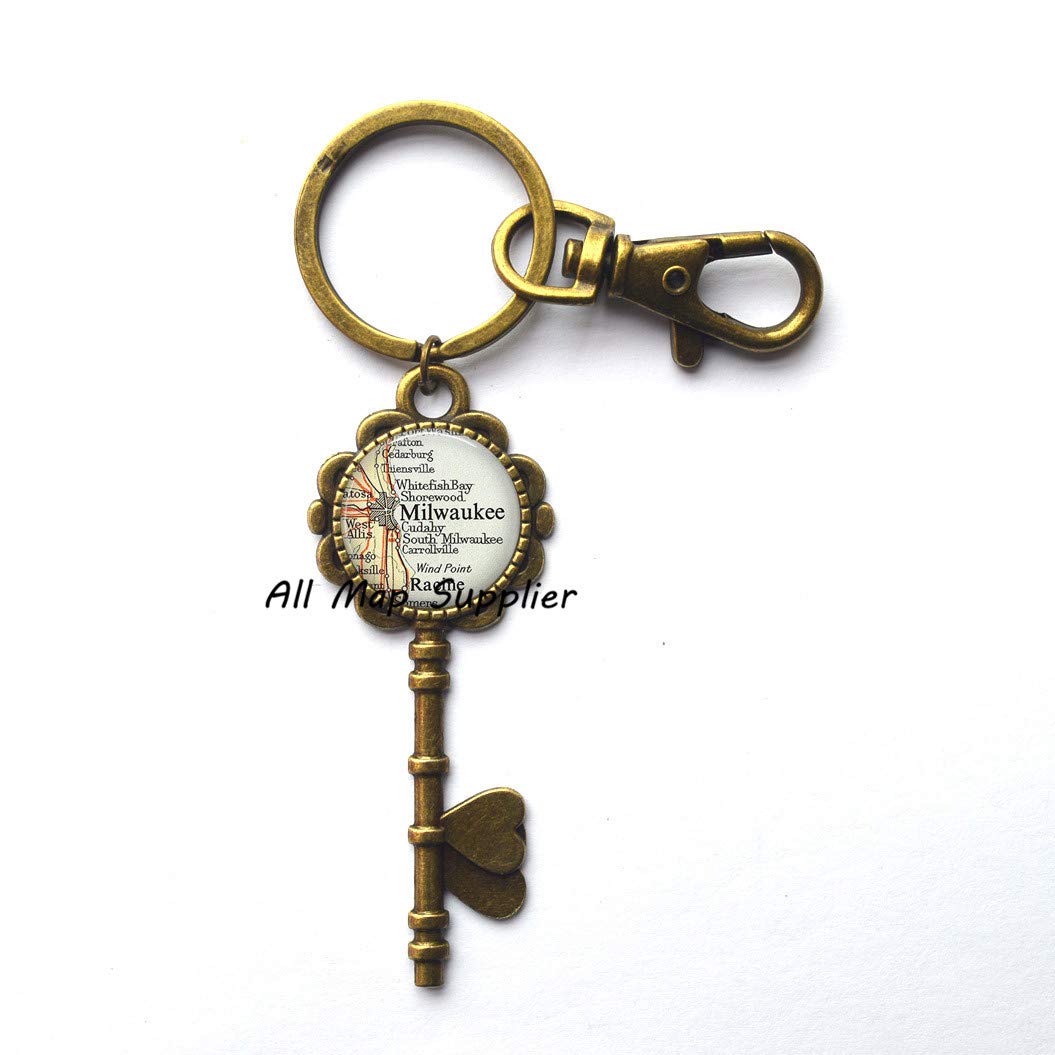Milwaukee Map Keychain - Wisconsin Charm Key Ring for Travel Gifts
