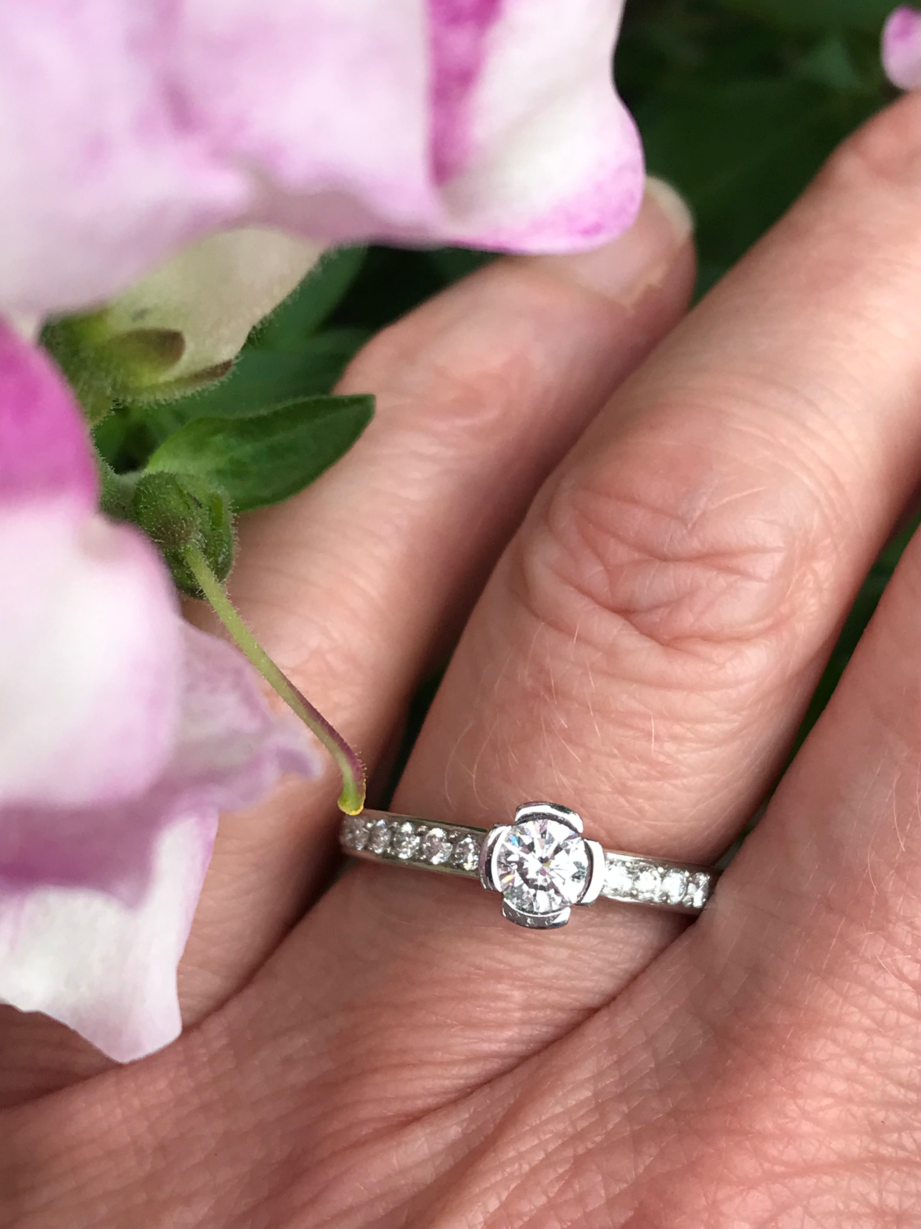 0.32ct Platinum Natural Diamond Ring with Brilliant Cut - Elegant Engagement & Wedding Jewelry for Women
