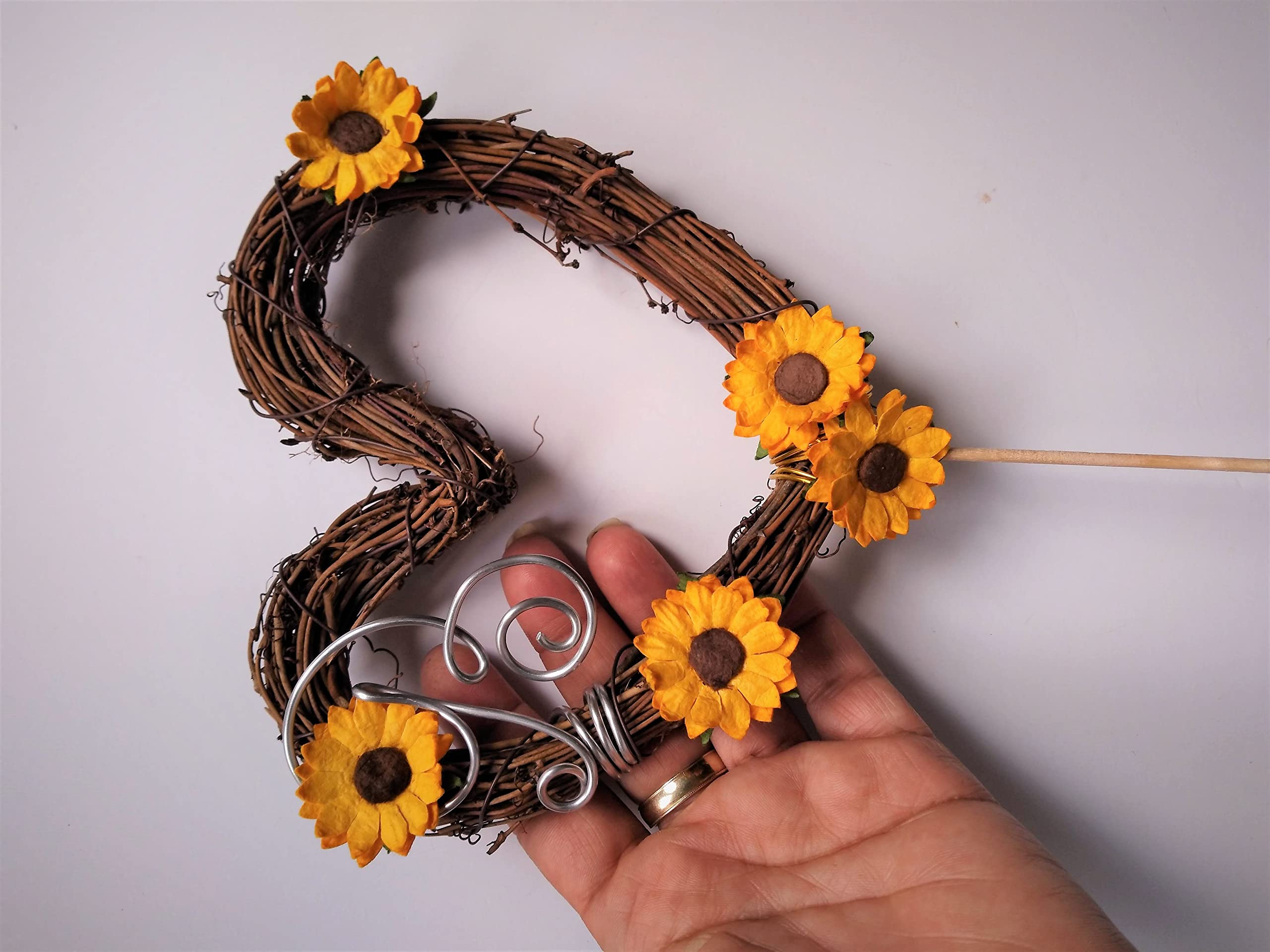 Personalized Country Wedding Cake Topper with Custom Letters & Sunflower Decor - Perfect for Rustic, Farmhouse, or Outdoor Wedding Cakes