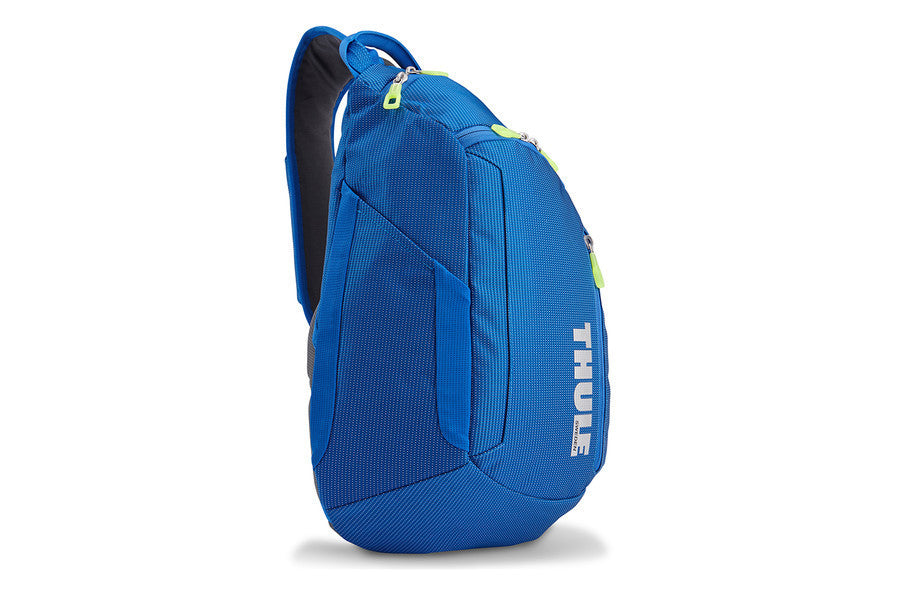 Thule Crossover 17L Sling Backpack - Lightweight Water-Resistant Crossbody Bag for Travel, Hiking & Everyday Use - Perfect for Commuters, Photographers & Outdoor Adventures