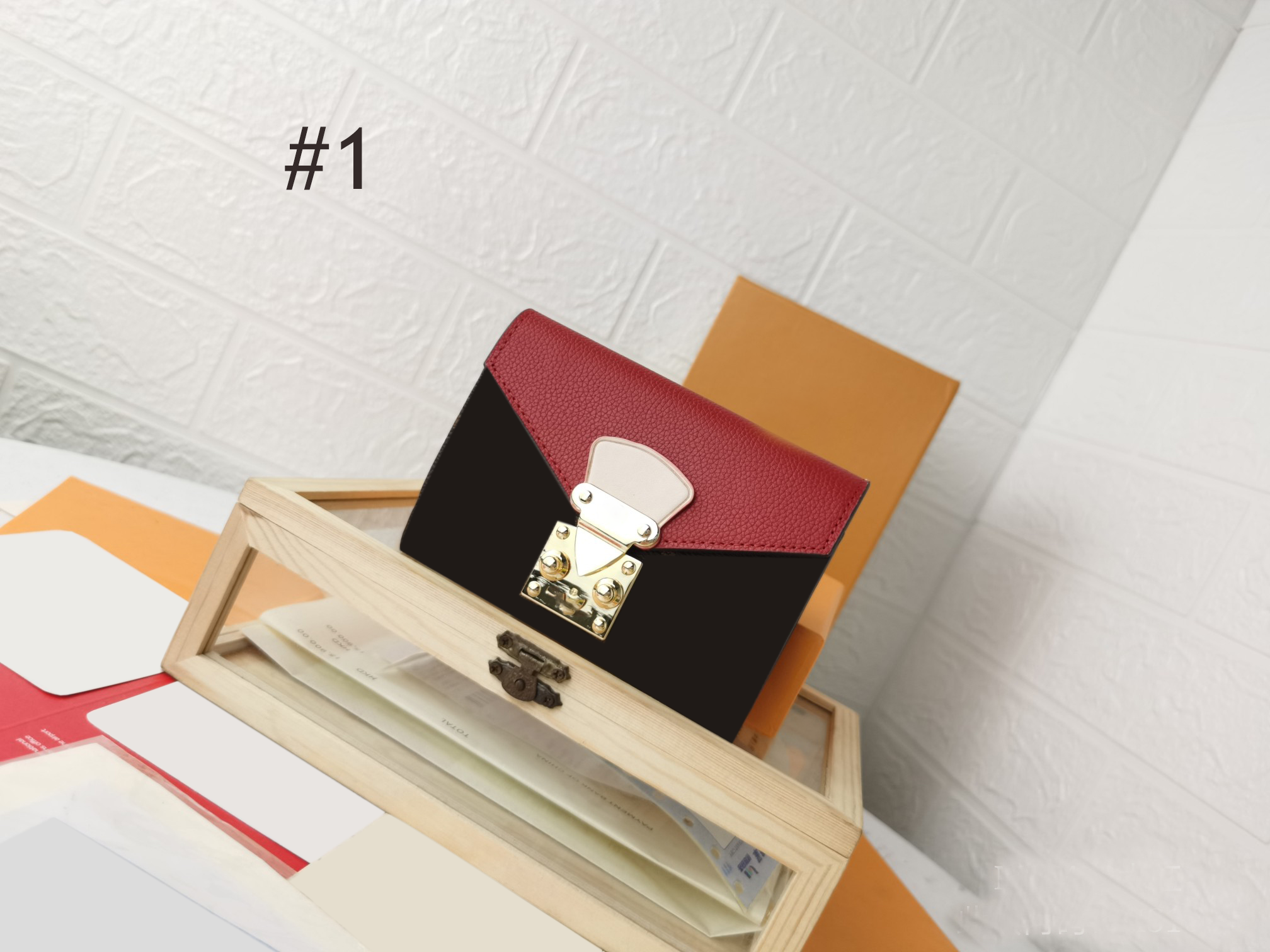 Stylish and Durable Genuine Leather Wallet for Men & Women - Perfect for Everyday Use, Travel, and Gift Giving