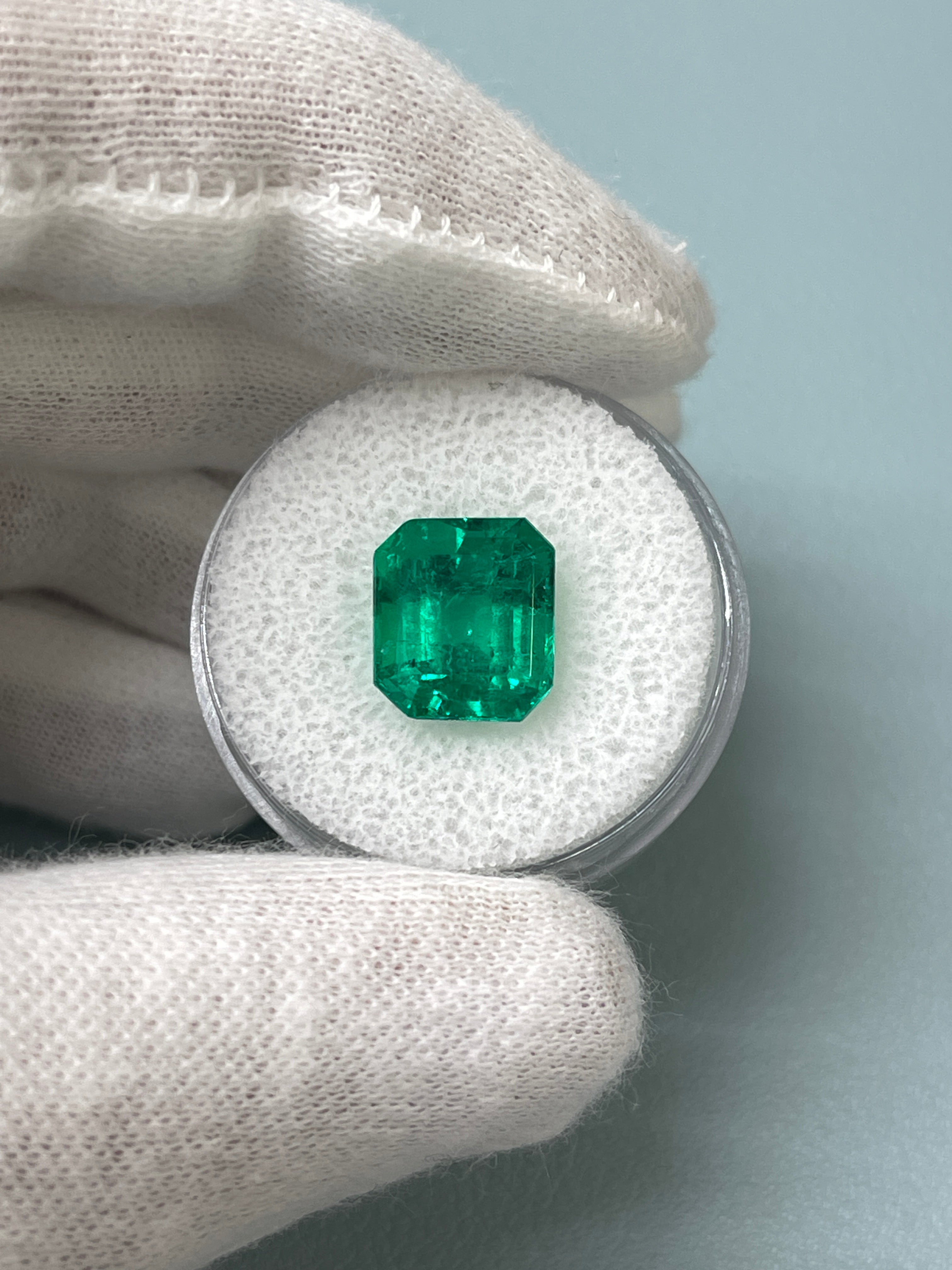 5.02 Carat 11x9mm AAA+ Natural Colombian Emerald Loose Gemstone - Classic Green Emerald Cut for Jewelry Making, Engagement Rings & Luxury Gifts