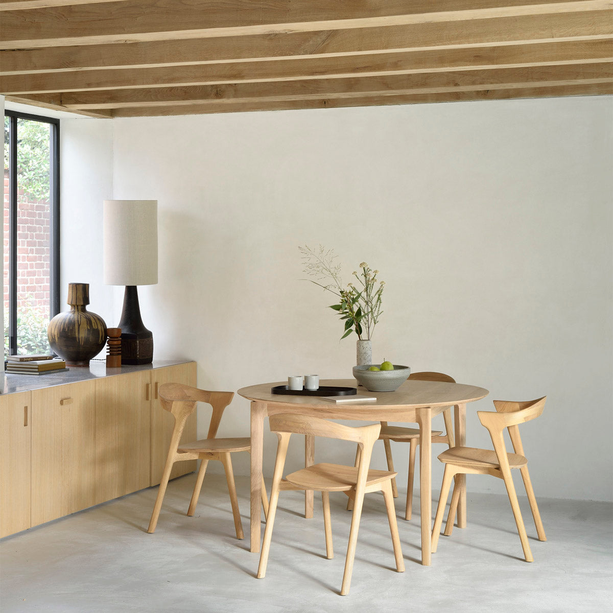 Extendable Round Dining Table - Expandable Wooden Kitchen Table for 4 to 8 People - Perfect for Small Spaces, Family Dinners & Entertaining Guests
