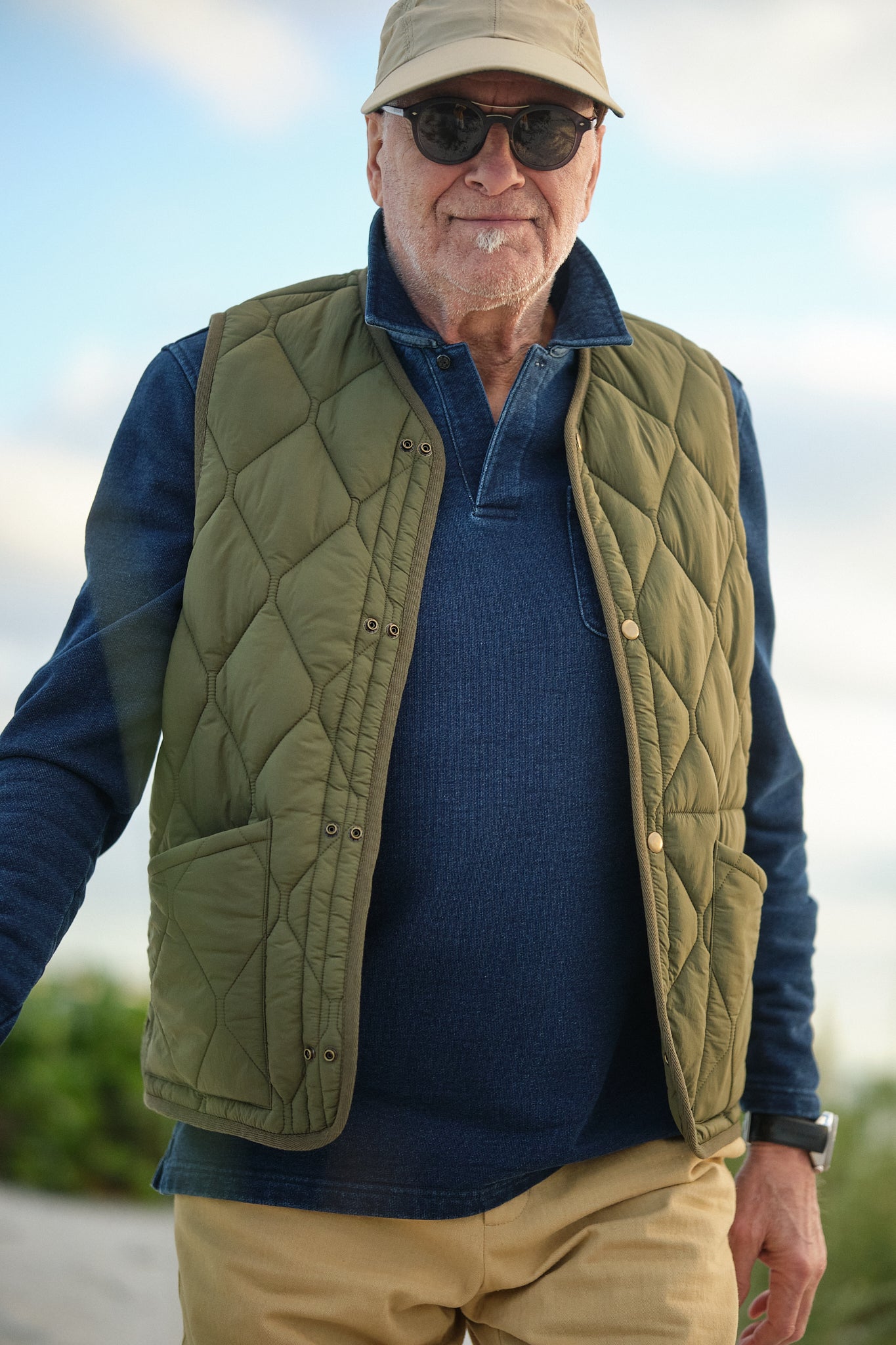 Quilted Vest for Women in Olive Green - Lightweight Puffer Vest for Fall & Winter - Perfect for Outdoor Activities, Hiking, and Casual Wear