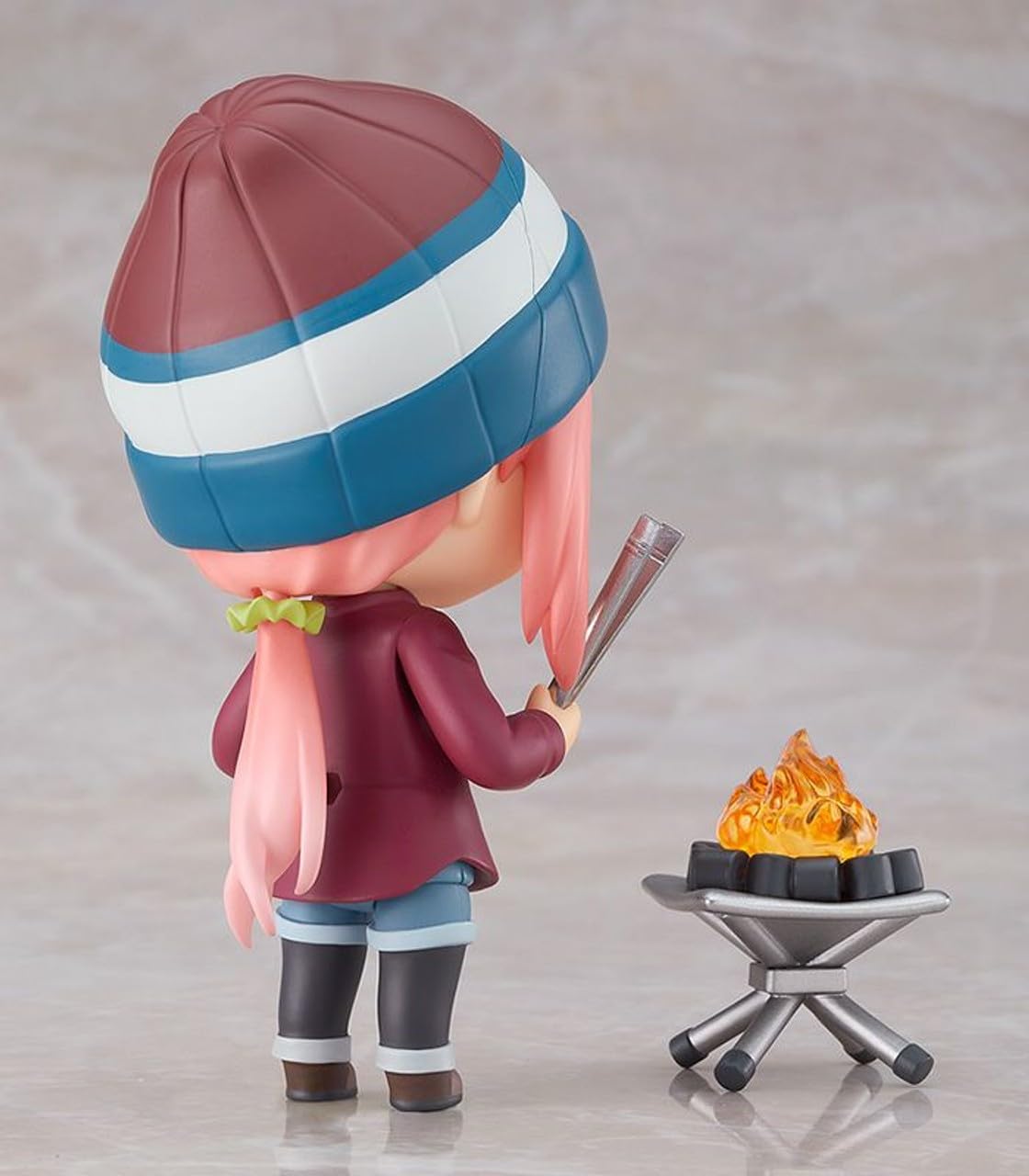 Max Factory Nendoroid Nadeshiko Kagamihara: Solo Camp Ver. DX Edition - Cute Anime Collectible Figure for Camping Enthusiasts - Perfect for Display, Gifts, and Anime Lovers