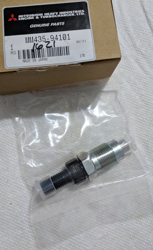 Mitsubishi MM43594101 Nozzle and Holder Metal Valve - Replacement Agricultural Machinery Spare Parts for Tractors, Harvesters & Sprayers