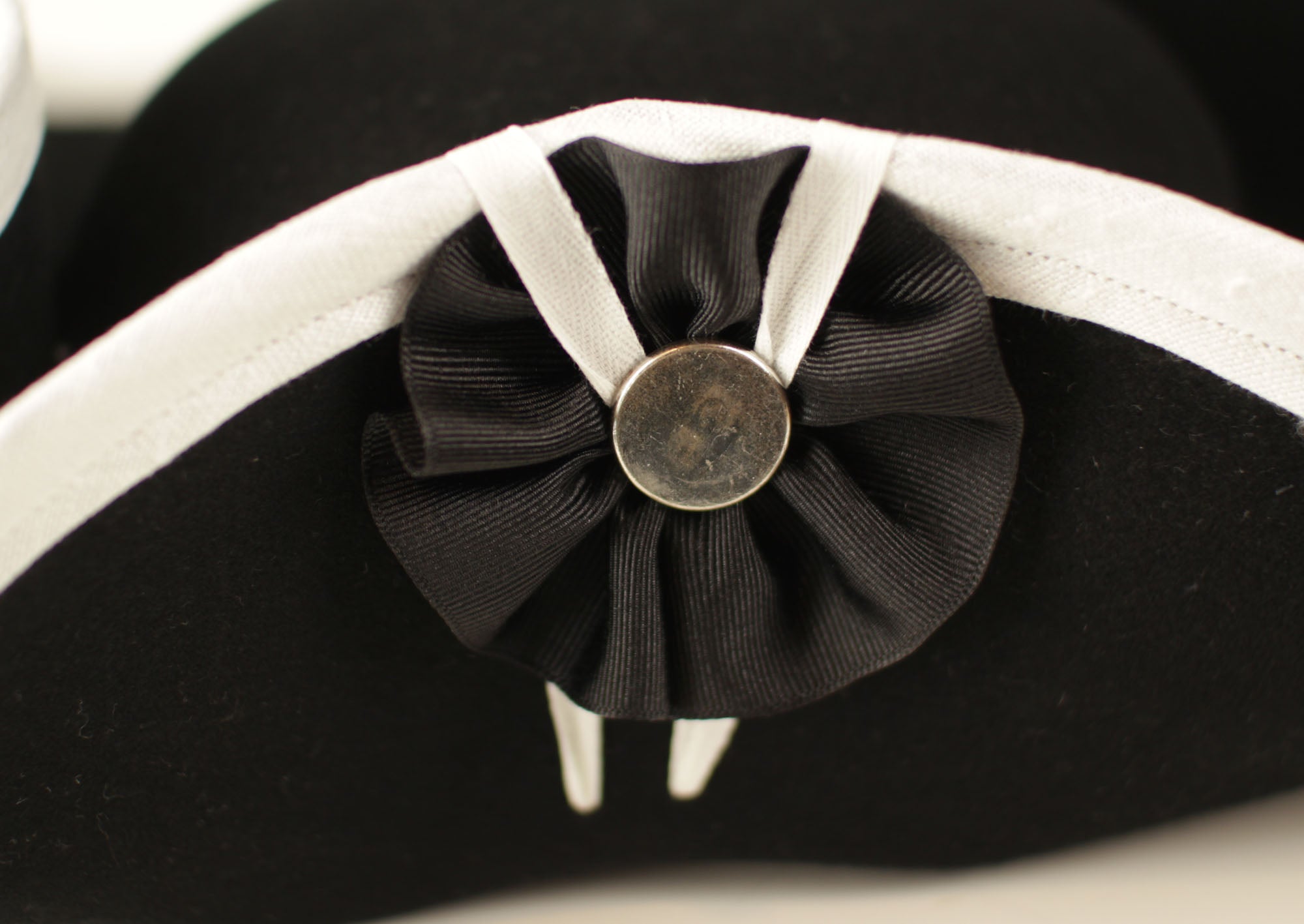 Premium Black Wool Felt Tricorn Hat - 18th Century Pirate Costume Accessory for Historical Reenactments, Halloween & Cosplay