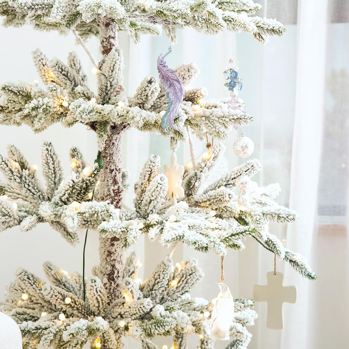 Glitzhome 7ft Pre-Lit Flocked Artificial Christmas Tree with 400 Warm White Lights - Premium Snow-Covered Pine Xmas Tree for Home, Office & Holiday Decor | Perfect for Living Room, Party & Winter Festival Decorations