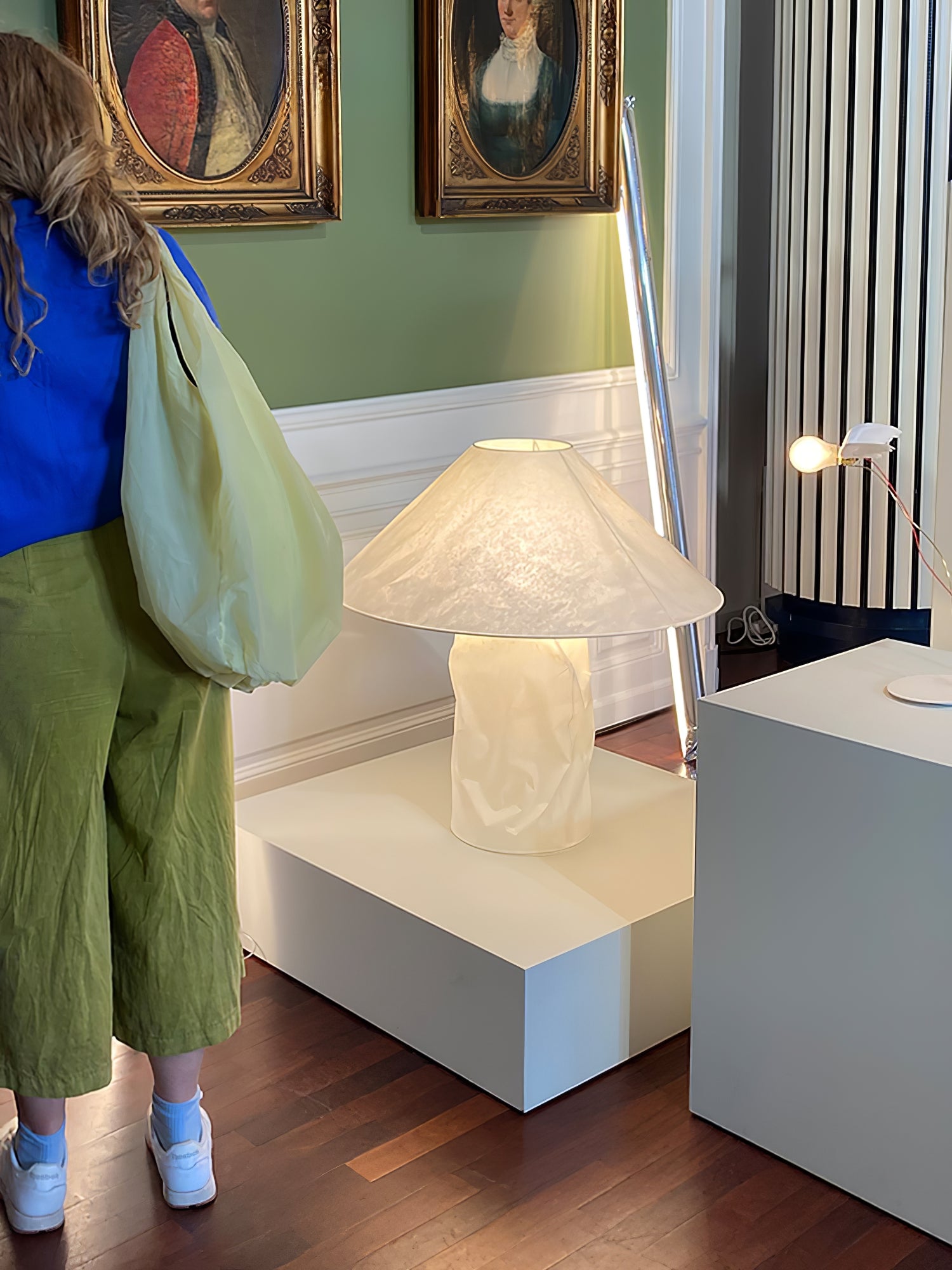 Crinkle Paper Table Lamp - Modern Decorative LED Light for Bedroom, Living Room & Office - Eco-Friendly Home Decor Gift Idea