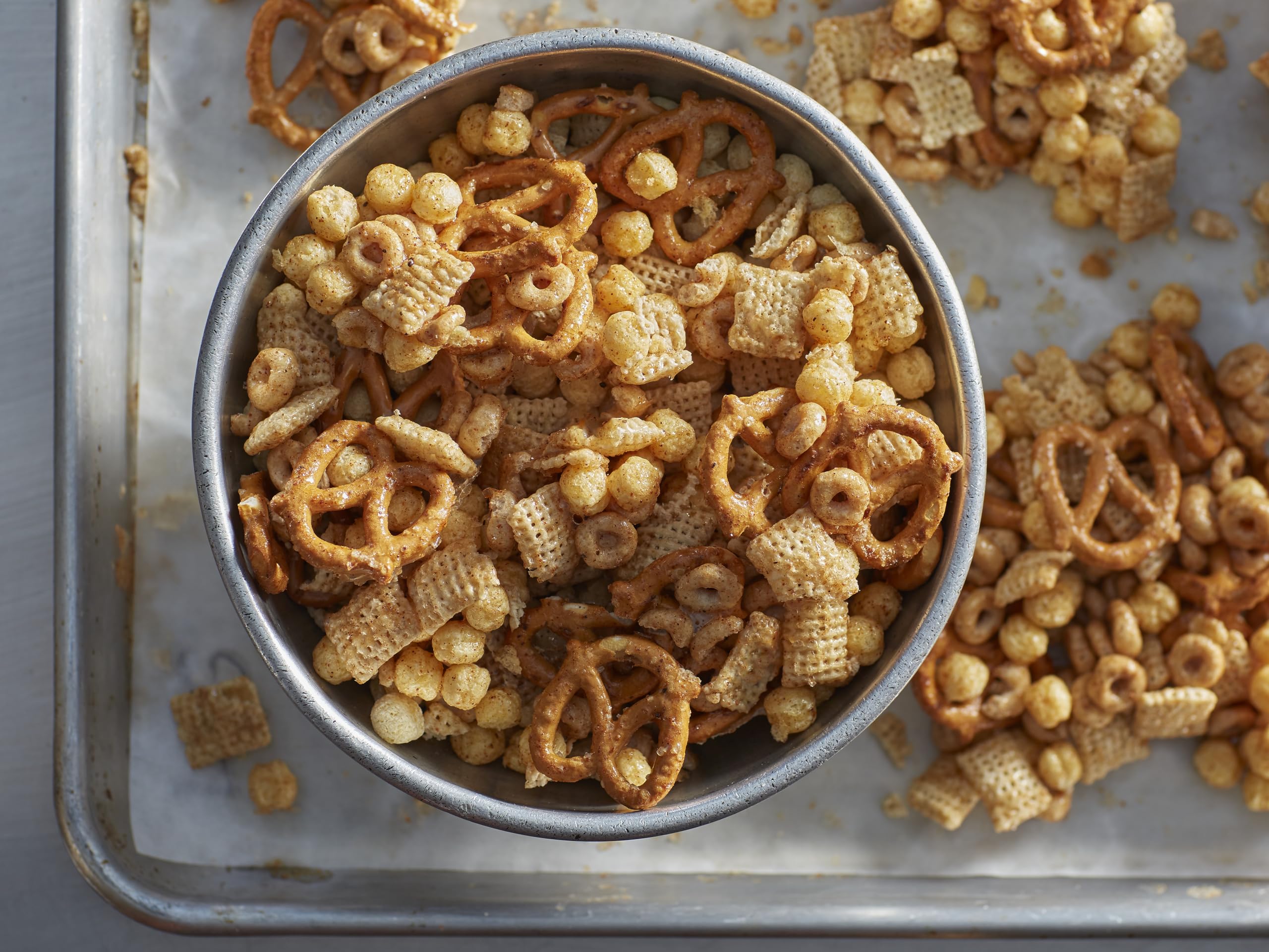 Honey Nut Cheerios Cereal Bulk Pack - 39 Oz (Pack of 4) | Whole Grain Breakfast Cereal for Kids & Adults | Perfect for Family Breakfast, School Snacks & Office Lunch