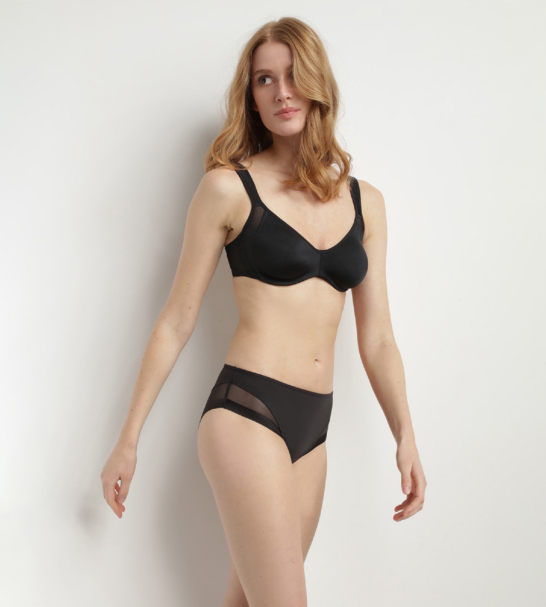 Generous Minimizer Underwire Bra - Black | Full Coverage Support for Everyday Comfort & Confidence | Perfect for Work, Gym & Casual Wear