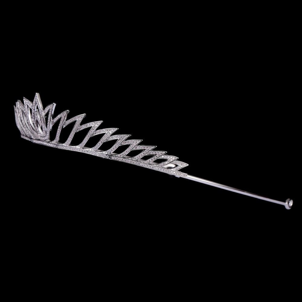 Royal Wedding Tiara Crown - Cubic Zirconia Bridal Diadem Headpiece TR15029 for Brides, Princess Costume & Special Occasions