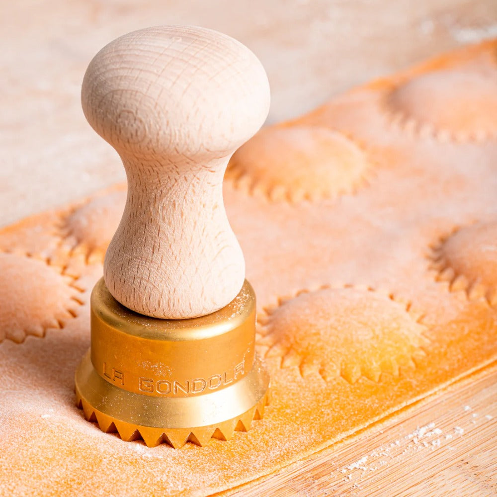 La Gondola Round Pasta Stamp 50mm - Italian Pasta Dough Cutter for Homemade Ravioli, Tortellini & Cookies - Perfect for Italian Cuisine Lovers & Home Chefs