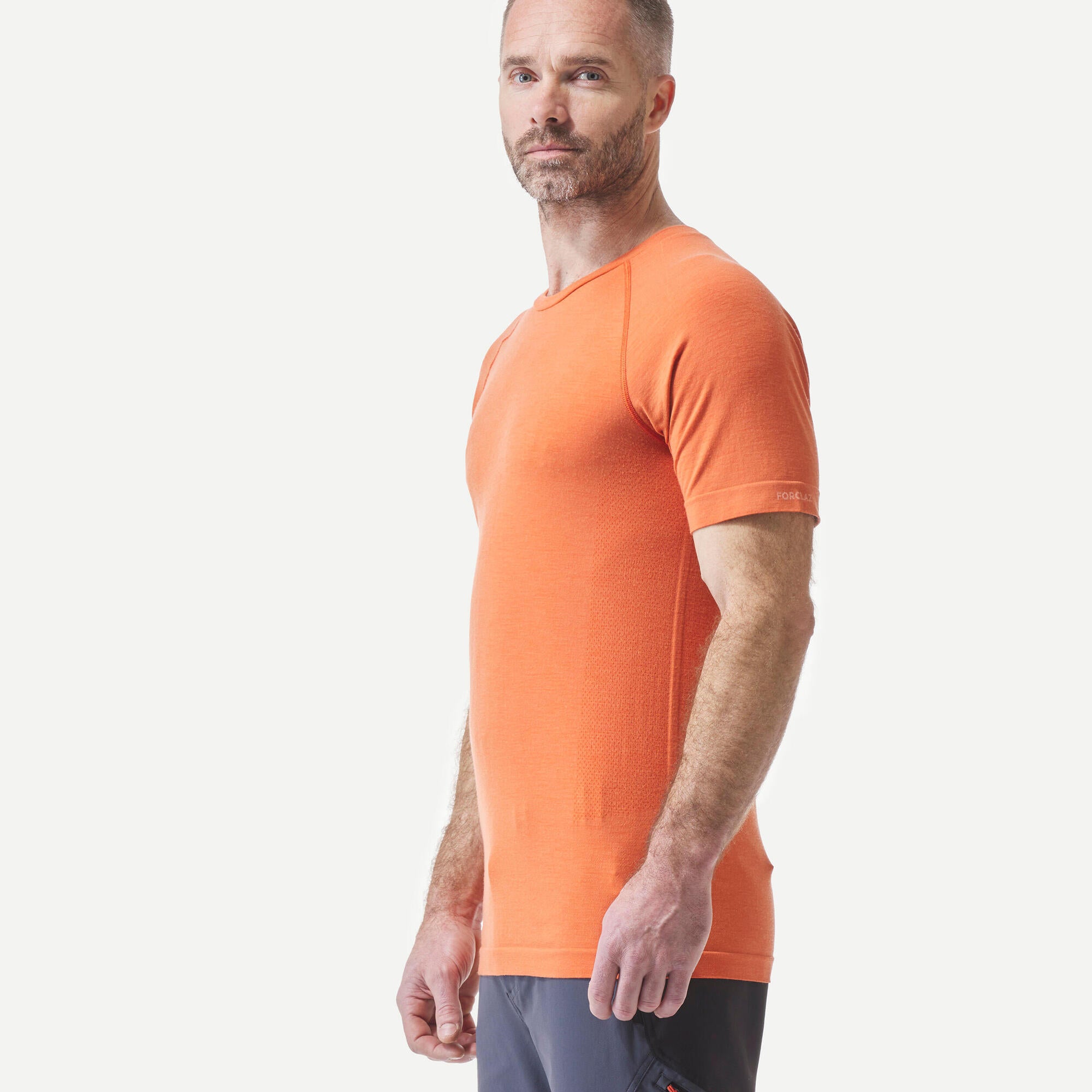 Simond Men's MT900 Seamless Merino Wool T-Shirt - Lightweight Base Layer for Hiking, Camping & Outdoor Activities - Moisture Wicking & Odor Resistant Performance Shirt