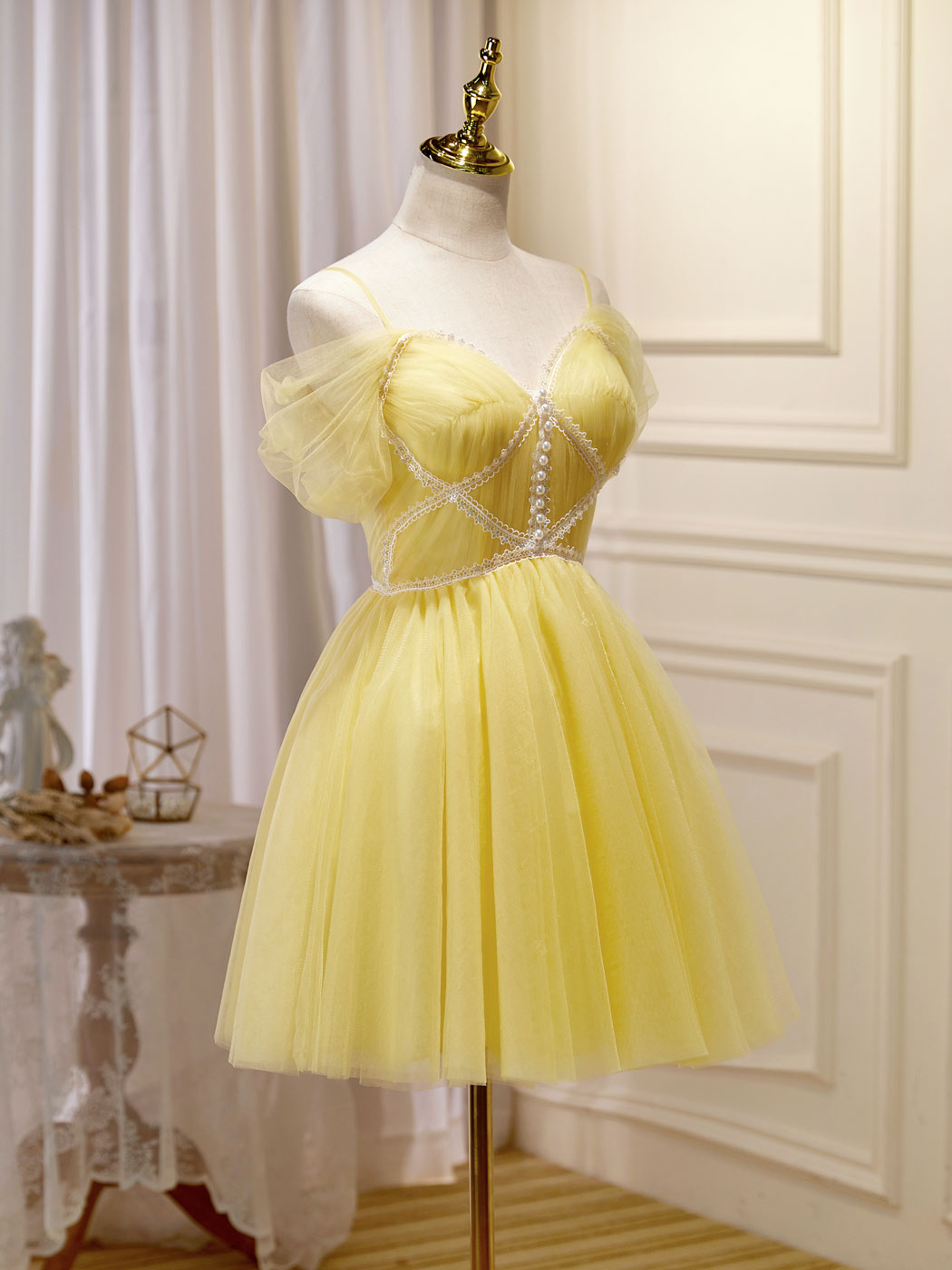 Elegant Mini Yellow Prom Dresses with Beading & Lace - Short Homecoming Party Dresses for Teens - Perfect for Prom Night, Homecoming Dance & Special Occasions