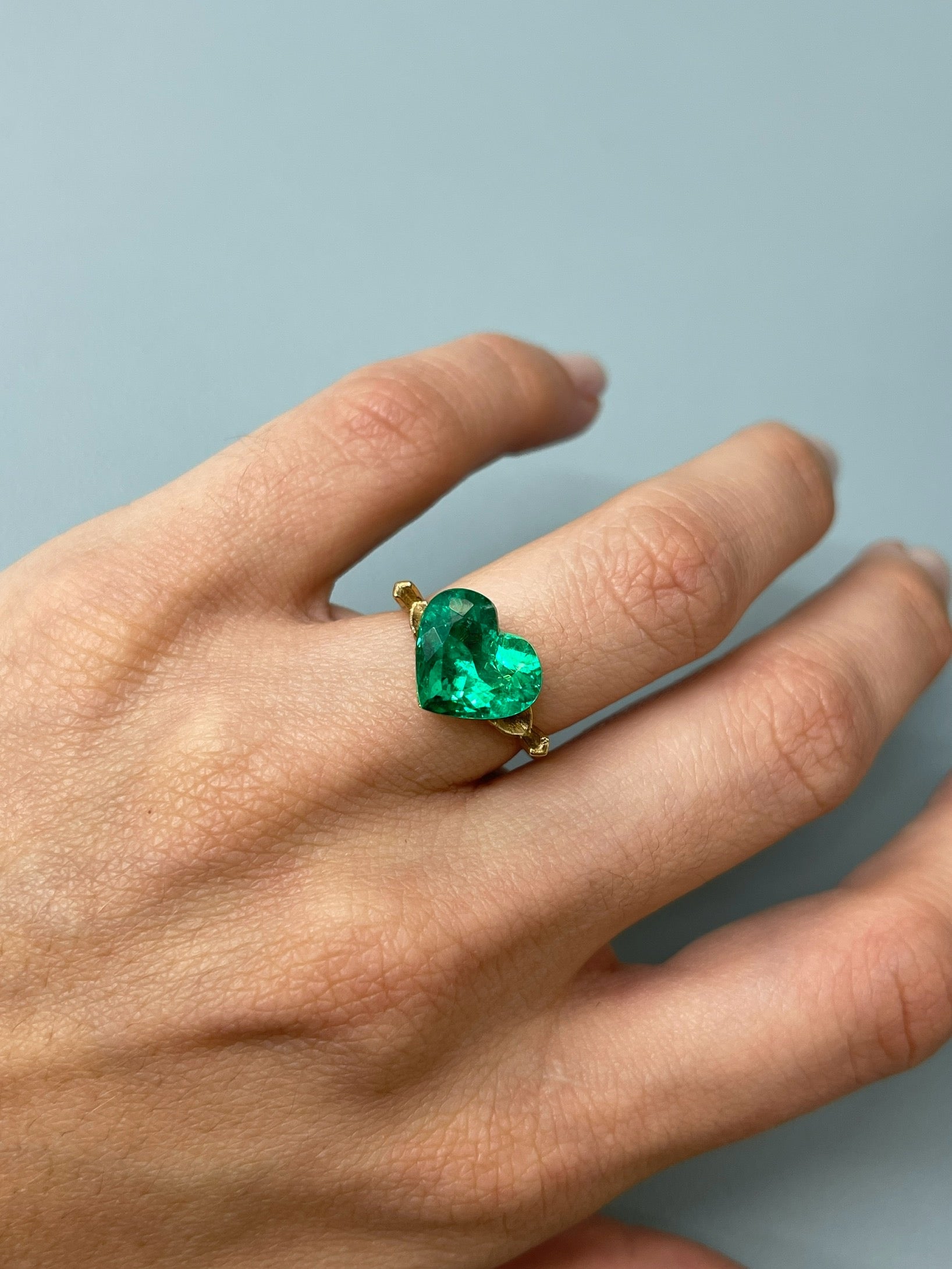 4.92 Carat 11x13mm AAA+ Vivid Green Natural Colombian Loose Emerald Heart Cut Gemstone for Jewelry Making & Engagement Rings