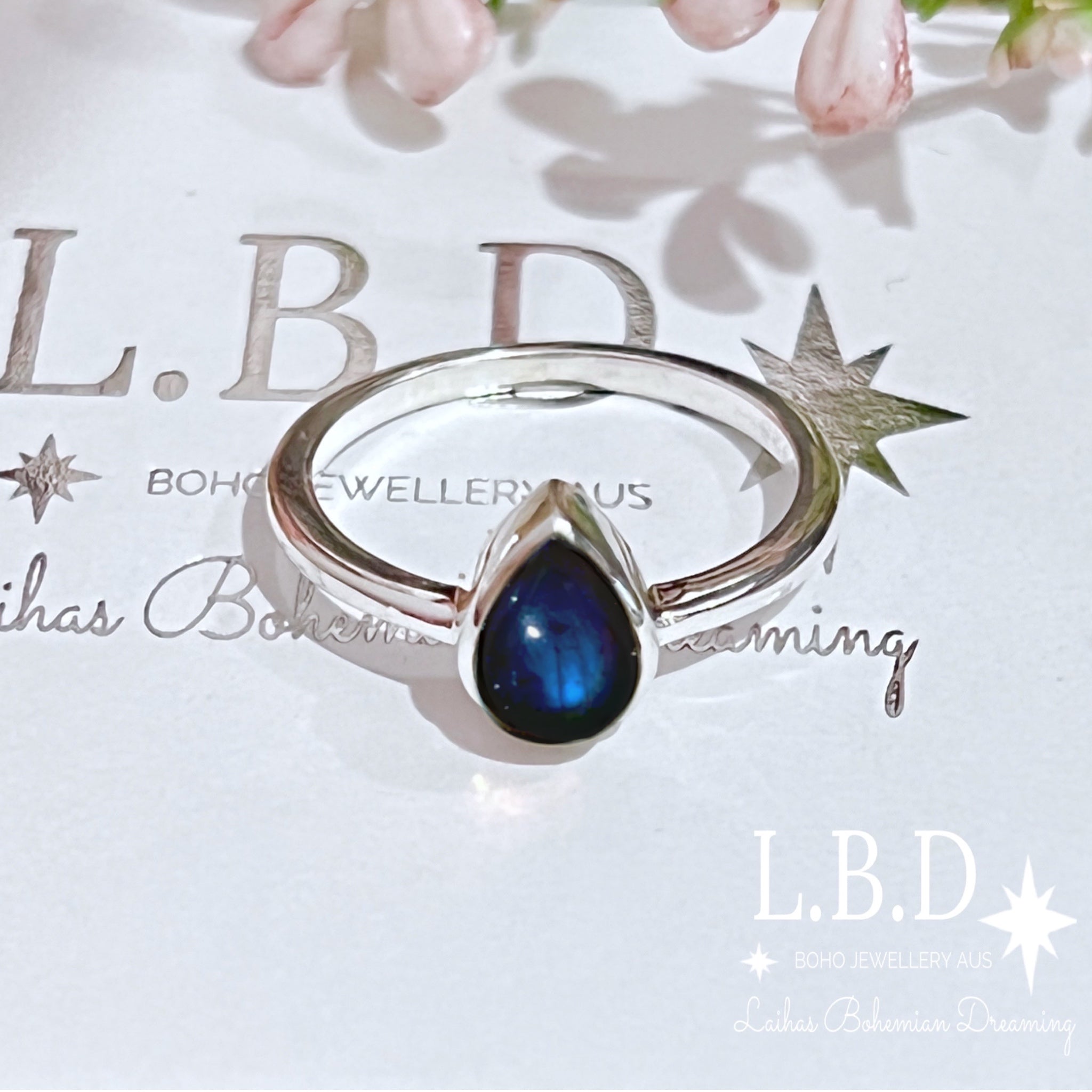 Laihas Mini Tearing Spirit Labradorite Ring for Women - Elegant Gemstone Jewelry for Daily Wear, Gift Giving & Spiritual Healing