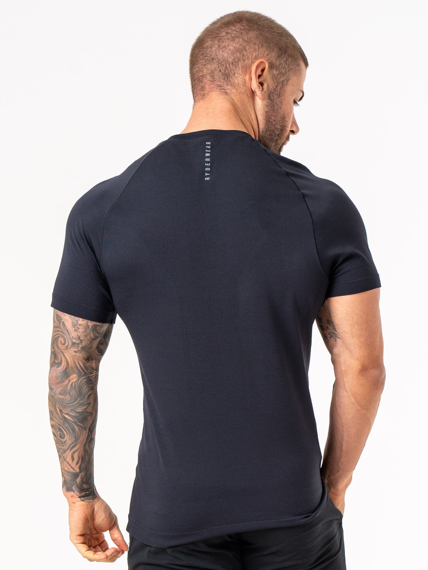 Premium Seamless T-Shirt for Men & Women - Soft Comfort Fit Black Tee - Gym, Yoga, Running & Casual Wear