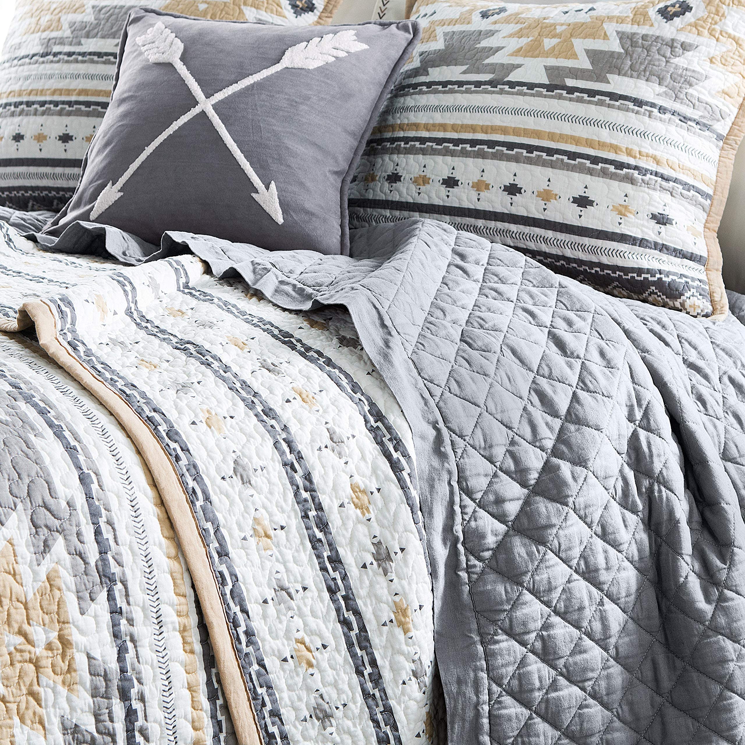 HiEnd Accents Desert Sage Western 2-Piece Quilt Set with Pillow Sham - Aztec Tribal Southwestern Bedding, Reversible Geometric Cotton Bed Set for Western & Boho Home Decor