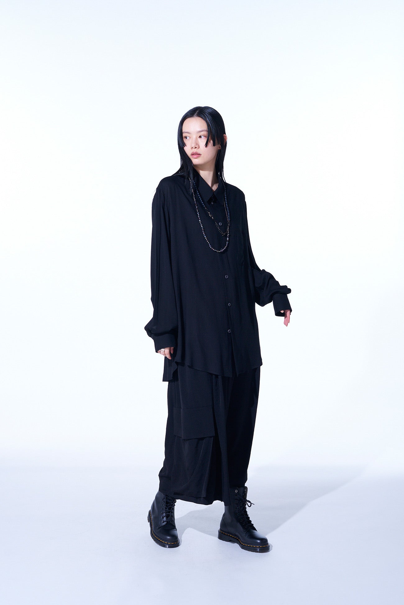 Stylish Crepe de Chine Cropped Wide Pants with Gusseted Flap Pockets - Comfortable & Trendy Women's Trousers for Work, Travel & Casual Outfits