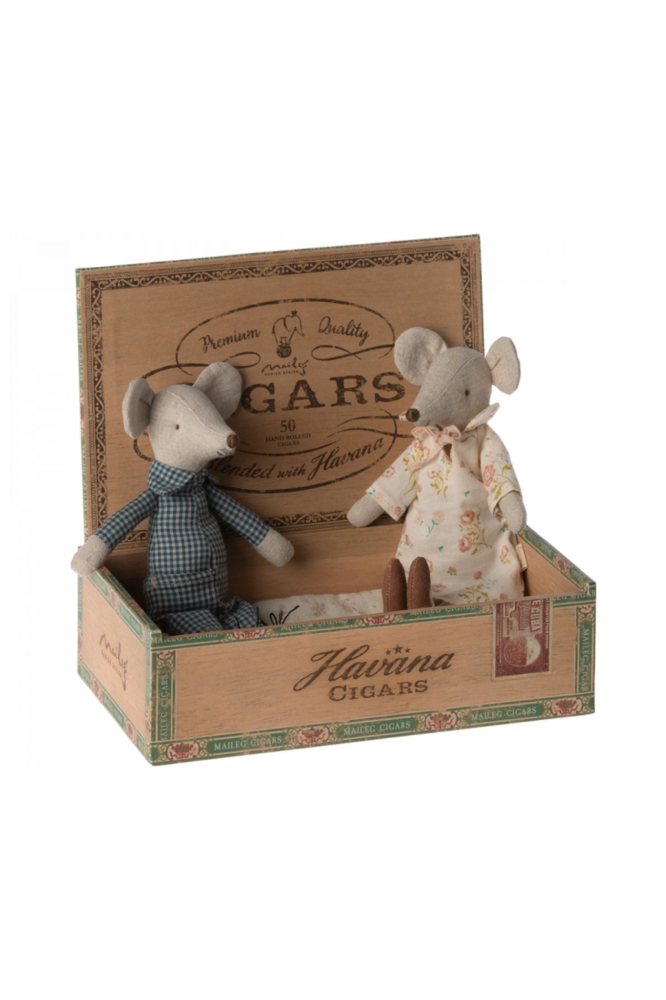 Vintage Grandma and Grandpa Mice in Cigar Box - Handmade Wooden Figurines for Home Decor (3+ Years) - Perfect for Nursery, Bookshelf Display & Collectors