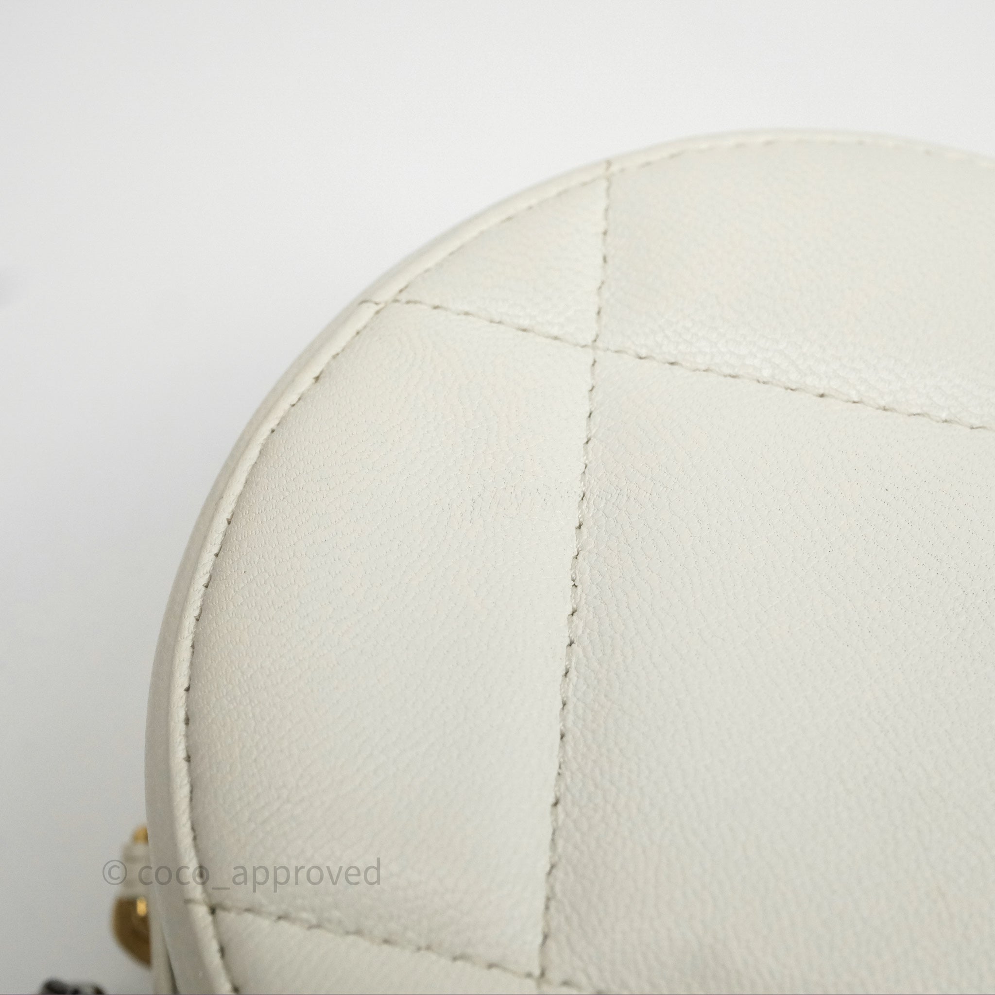Chanel 19 Round Clutch With Chain - White Calfskin Leather Crossbody Bag Mixed Gold/Silver Hardware - Perfect for Evening Parties & Special Occasions