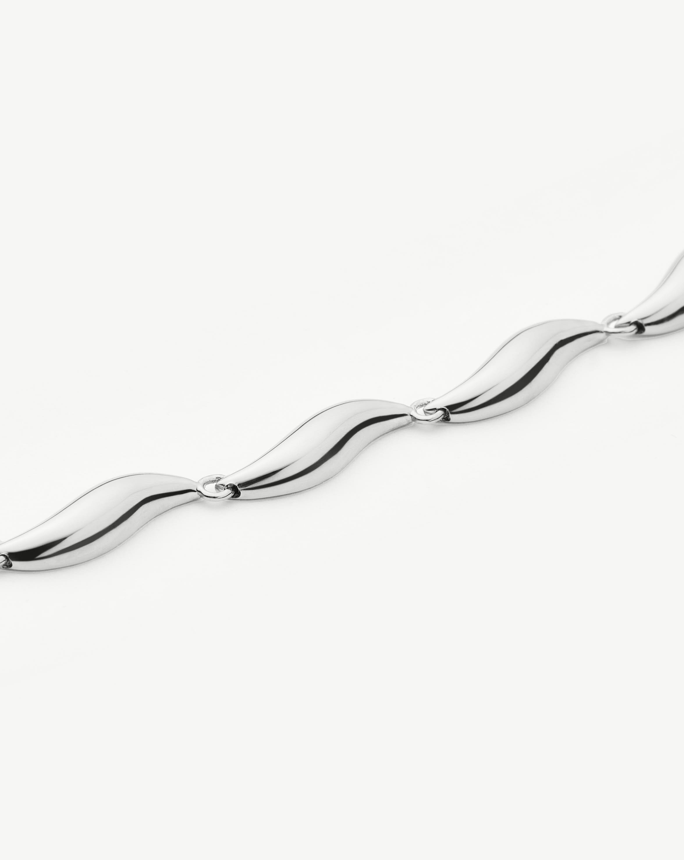 Savi Signature Link Chain Necklace for Women - Silver Plated Stainless Steel Jewelry Gift for Birthday, Anniversary & Valentine's Day | Elegant Everyday & Party Wear