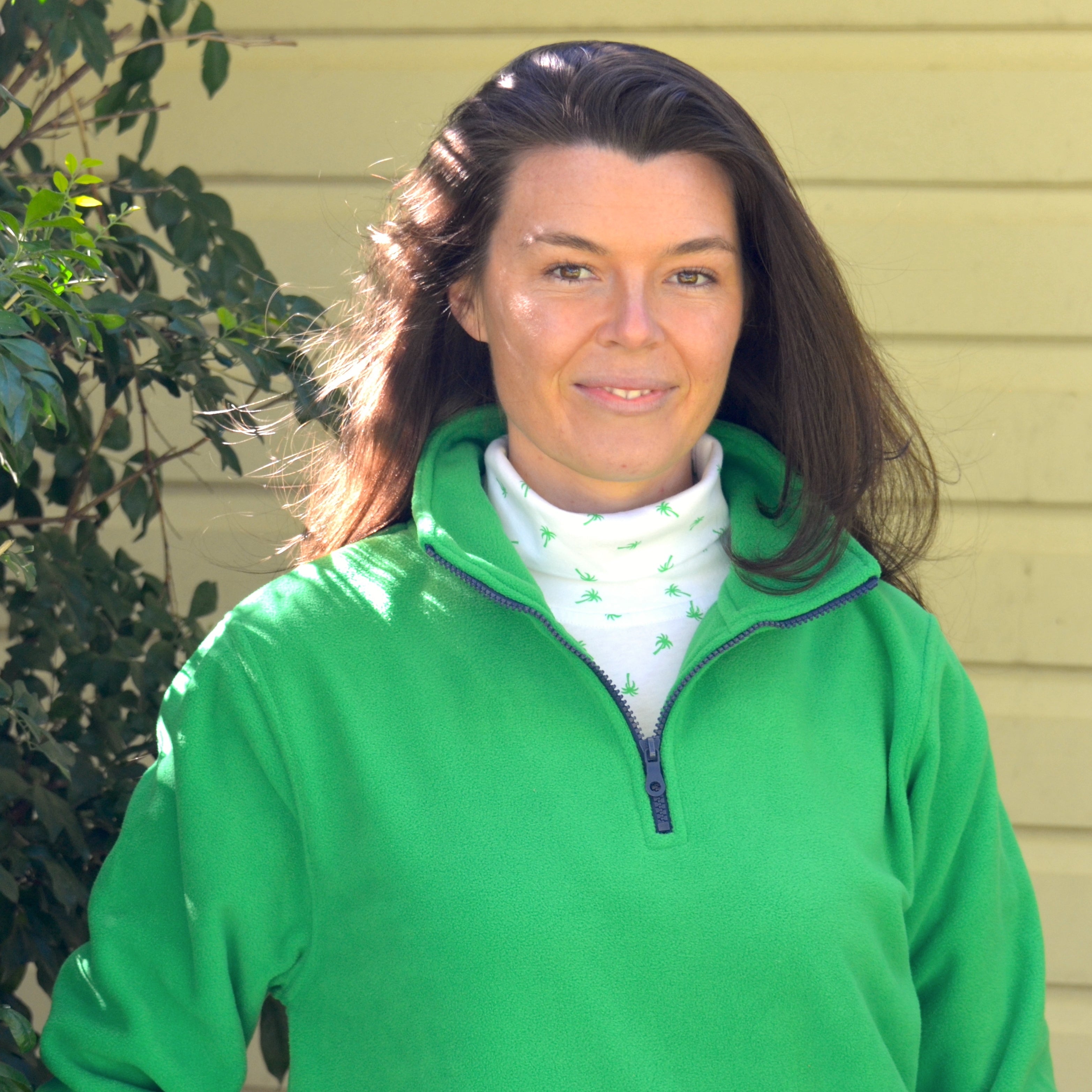Premium Green Polar Fleece Blanket - Ultra Soft & Warm for Winter - Perfect for Camping, Home, and Outdoor Adventures