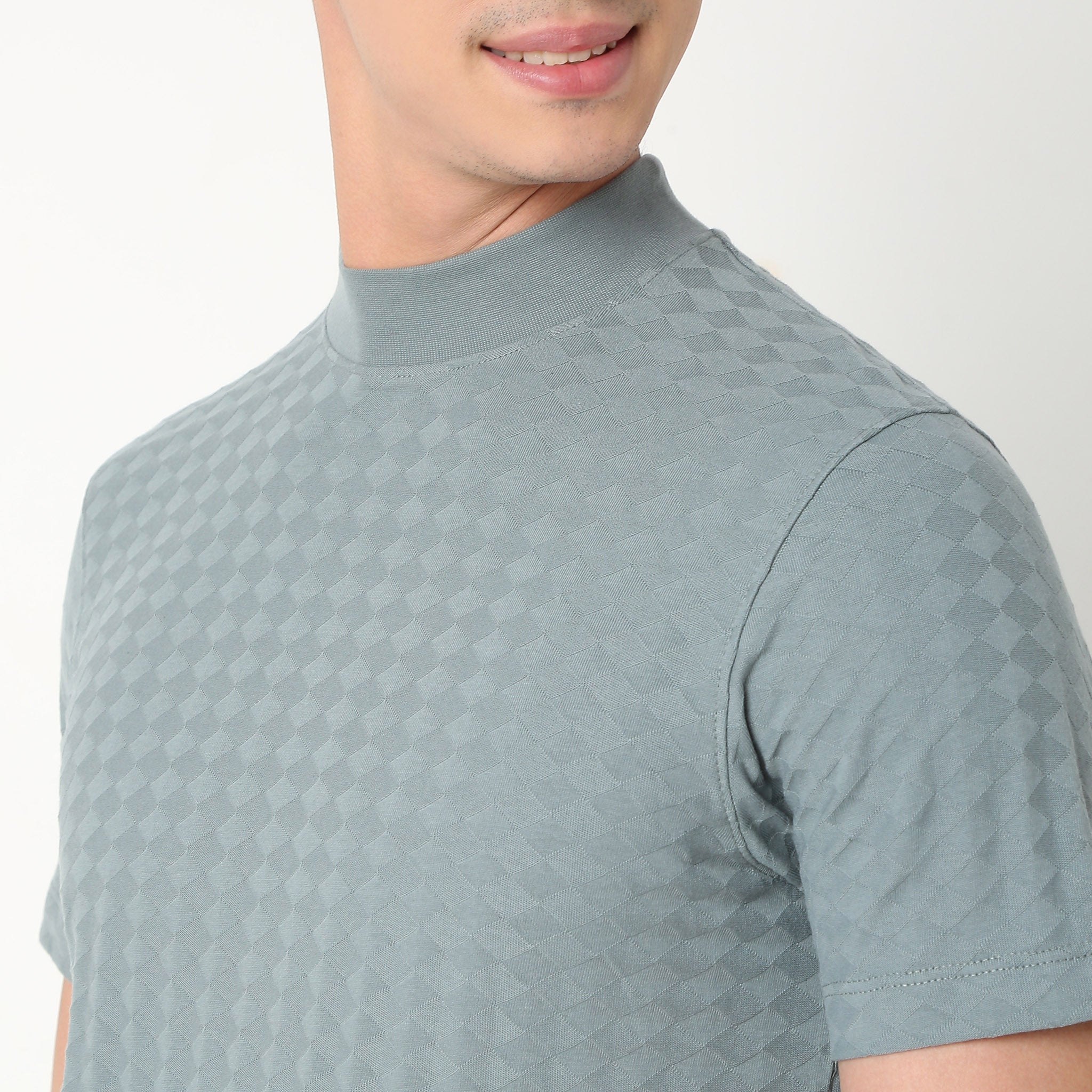 Modern Smart Diamond Structure Jersey Knit Regular Fit Crew Neck T-Shirt for Men - Comfortable Casual Wear for Everyday & Workout