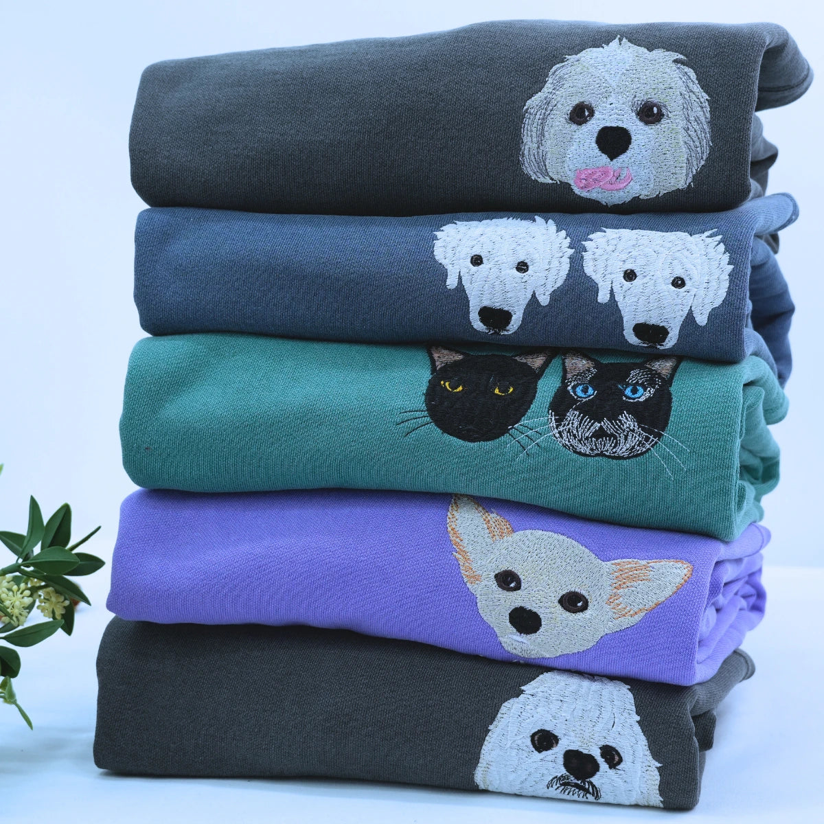 Custom Pet Embroidered Sweatshirt with Photo - Personalized Pet Face & Name Hoodie or T-Shirt | Unique Gift for Pet Lovers, Dog & Cat Owners | Cozy Casual Wear for Family Photos, Outdoor Adventures