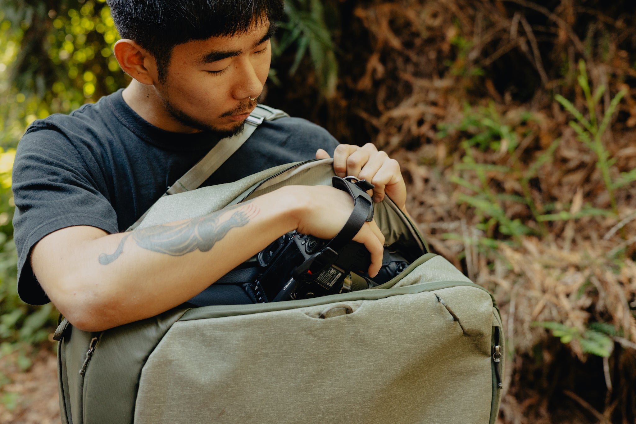 Peak Design Camera Cube v2 (Large) - Waterproof DSLR Camera Bag for Travel & Outdoor Photography - Perfect for Hiking, Camping, and Adventure Trips