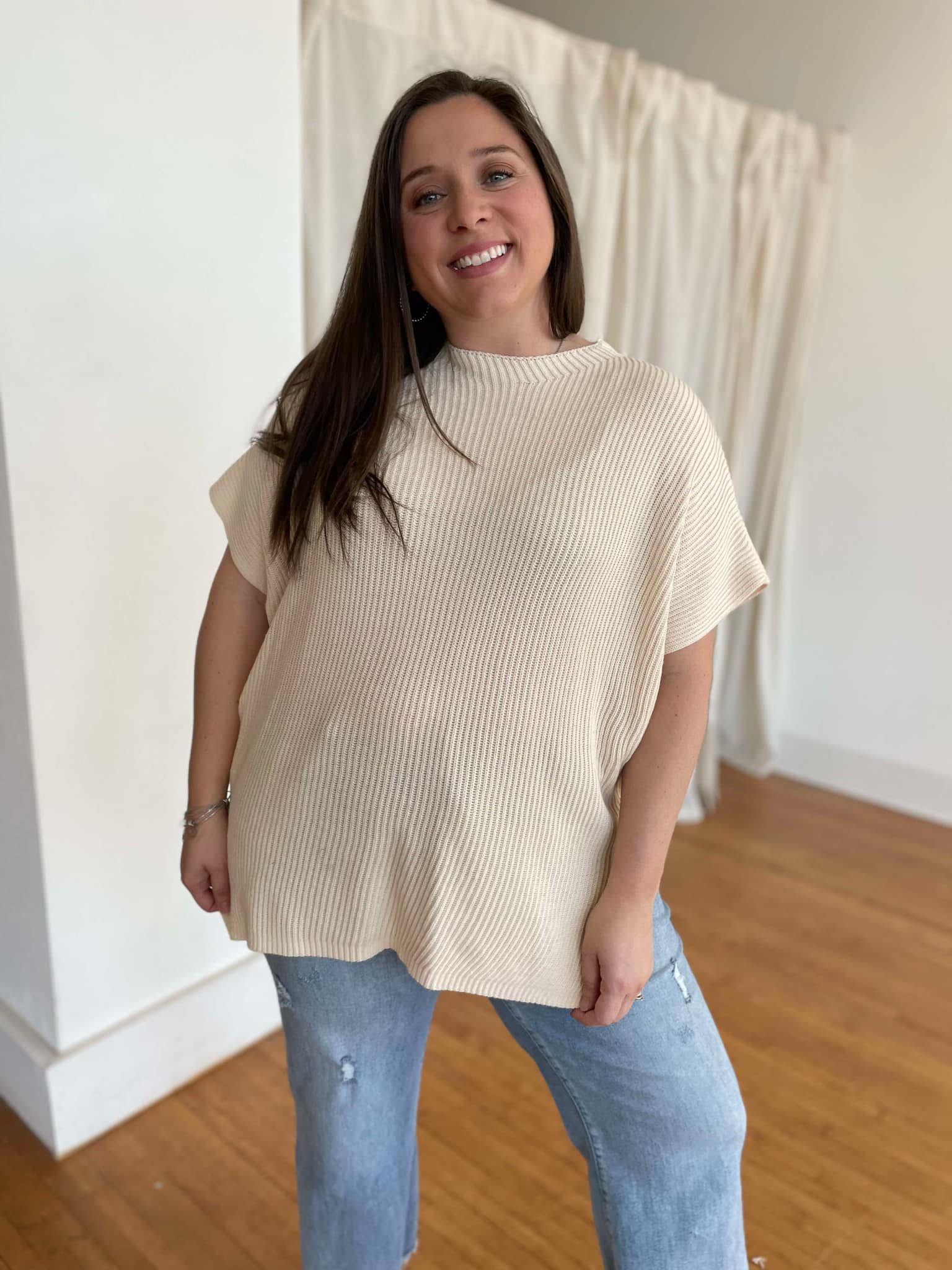 PREORDER: Stylish Day On The Town Sweater for Women - 2 Color Options | Cozy Knit Pullover for Casual Outings & Fall Fashion