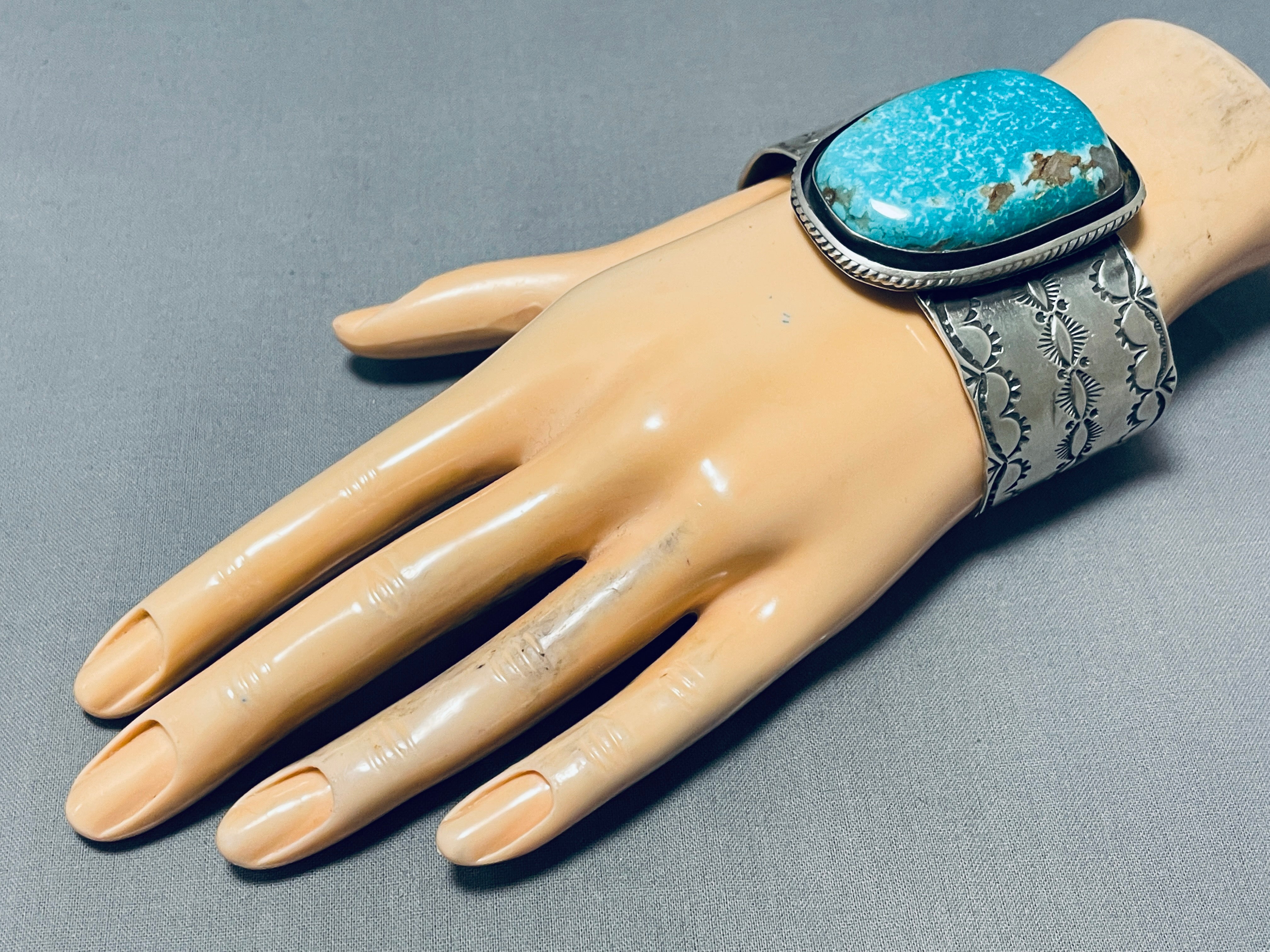 100 Gram Genuine Native American Navajo Old Kingman Turquoise Sterling Silver Bracelet - Handmade Southwest Jewelry for Women, Boho Chic Accessory for Casual Wear & Special Occasions