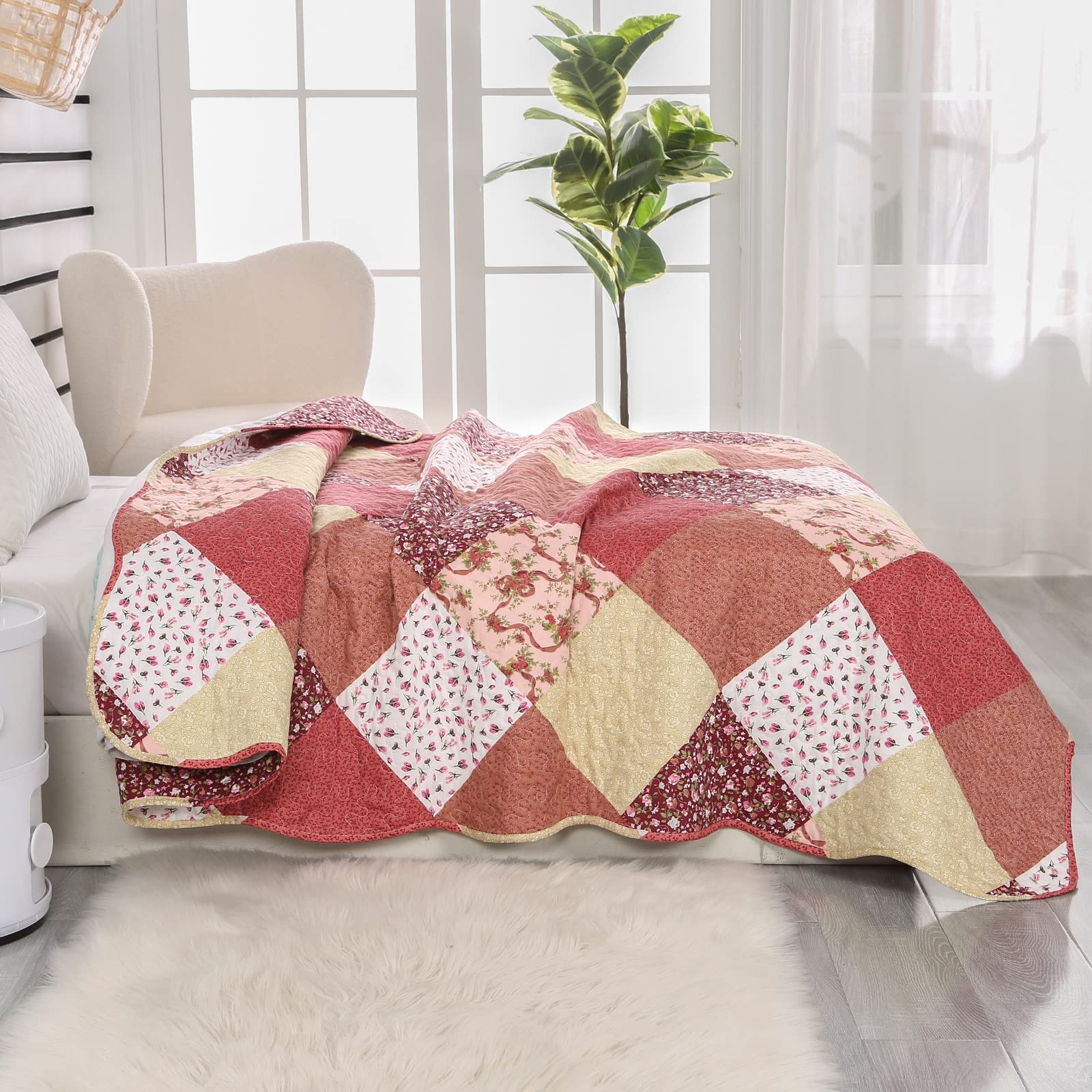 Soft Reversible Floral Quilt Blanket - 50x60 Inch Microfiber Patchwork Throw - Red, Pink & White Shabby Chic Design - Lightweight Bedding for Sofa, Bed & Nursery Decor - Cozy Home & Gift Idea