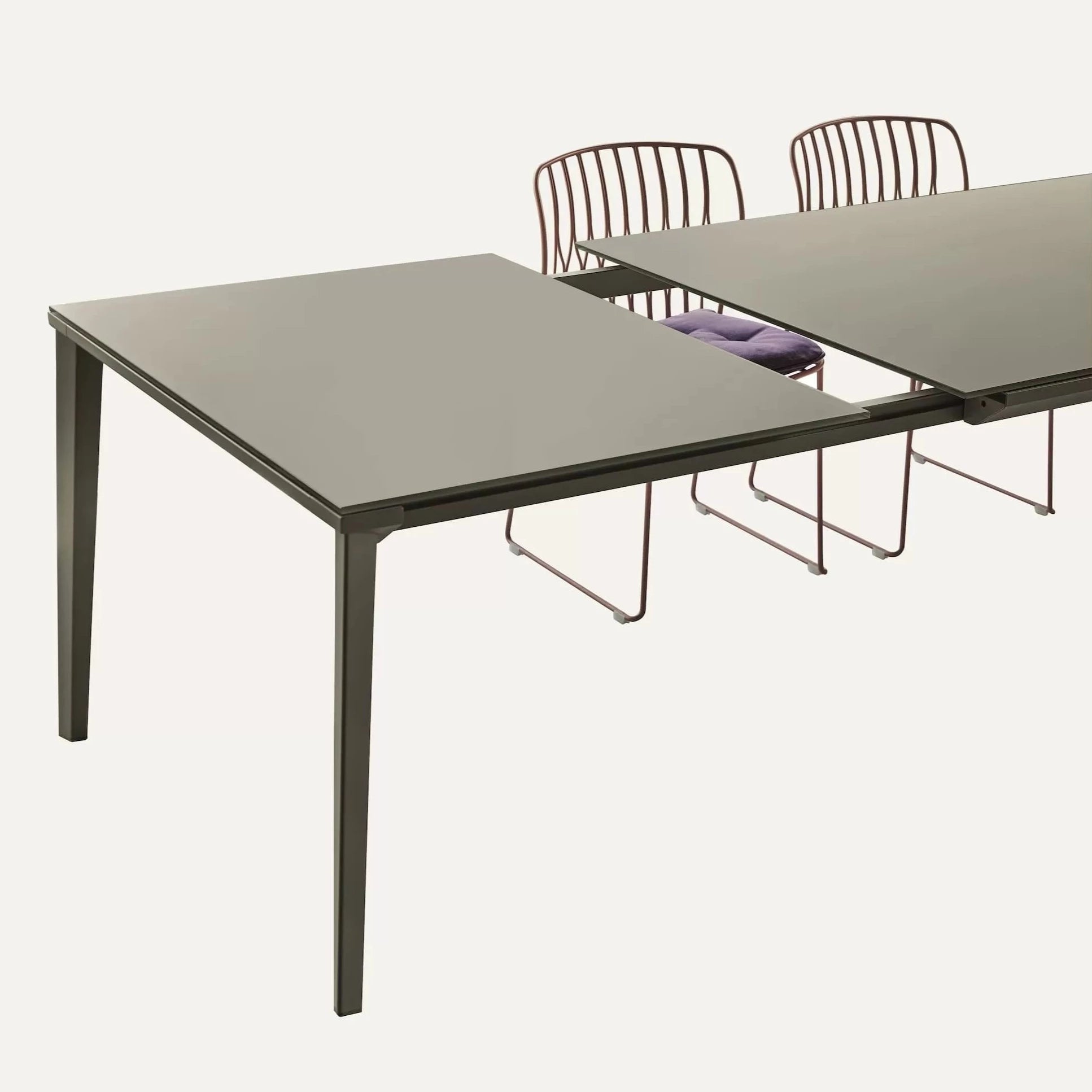 Extendable Dining Table for Small Spaces - Expandable Kitchen Table with Leaves - Perfect for Apartments, Breakfast Nooks & Family Gatherings