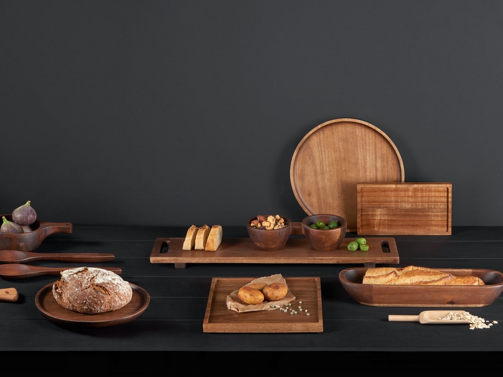 Solid Wood Rectangular Serving Tray - 35 x 27 cm Handcrafted Wooden Tray for Coffee, Breakfast, or Dining Table Decor - Perfect for Entertaining, Gifts, and Home Organization