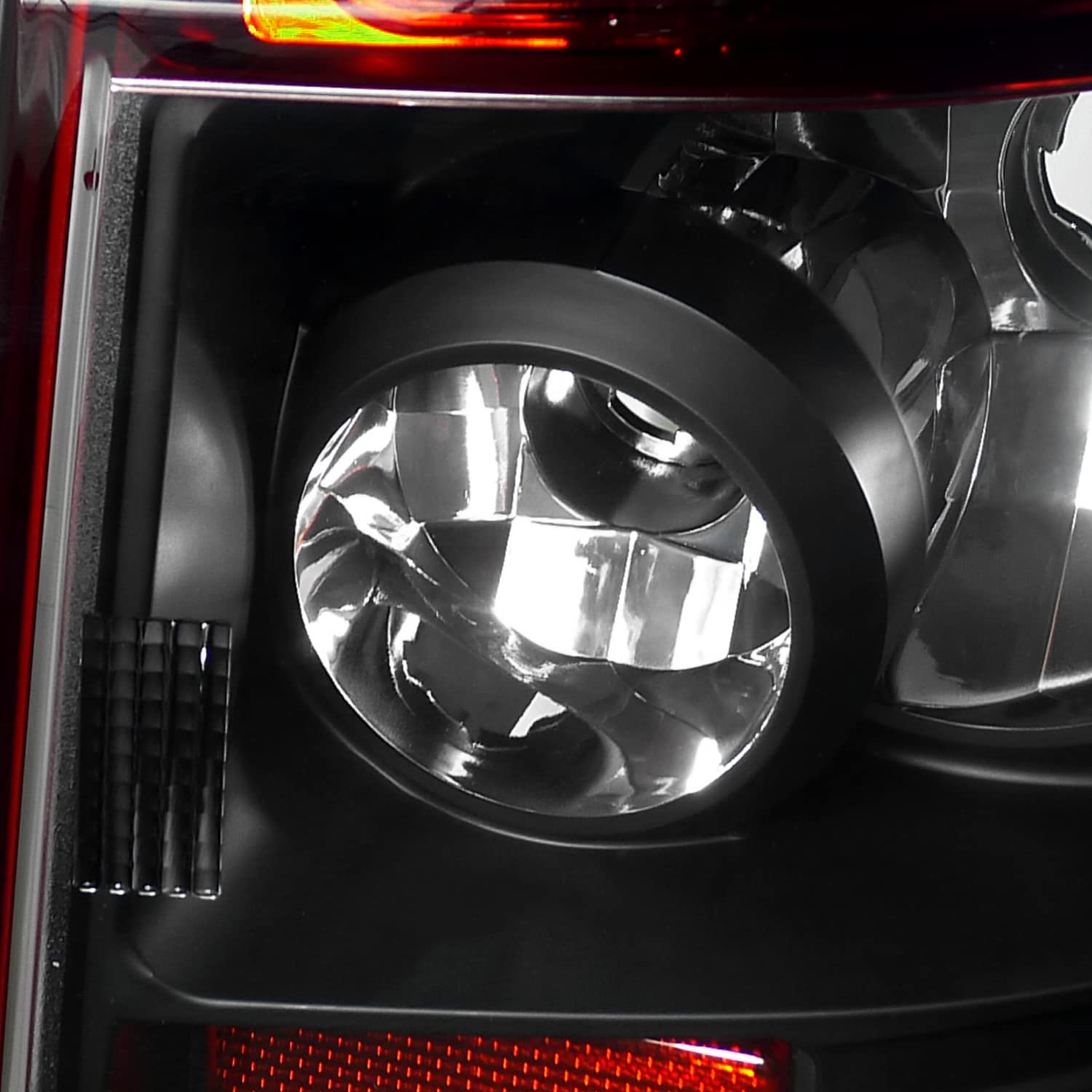 Spec-D Tuning Black Housing Red/Clear Lens Tail Lights for 2005-2008 Dodge Magnum - Left & Right Pair Assembly - Perfect for Car Customization & Nighttime Safety
