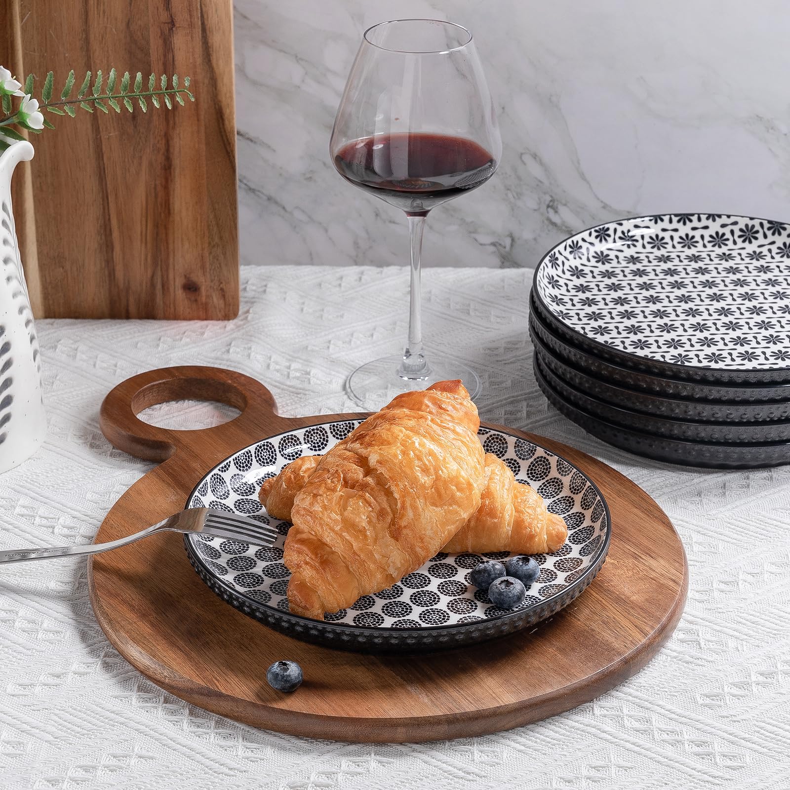 LEHAHA 6-Piece Ceramic Dinner Plates Set - 8-inch Black and White Porcelain Plates for Dessert, Salad, Pasta & Pizza | Round Dishwasher & Microwave Safe Plates for Home, Restaurant & Party Use | Elegant Tableware for Everyday Dining & Entertaining