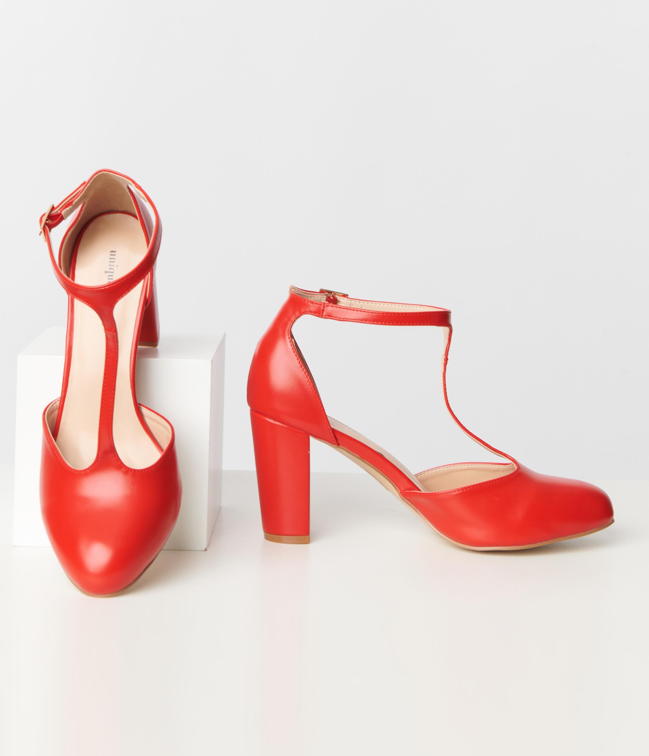 Vintage 1920s Red Leatherette T-Strap Mary Jane Pumps - Retro Flapper Shoes for Gatsby Parties, Swing Dancing & Costume Events
