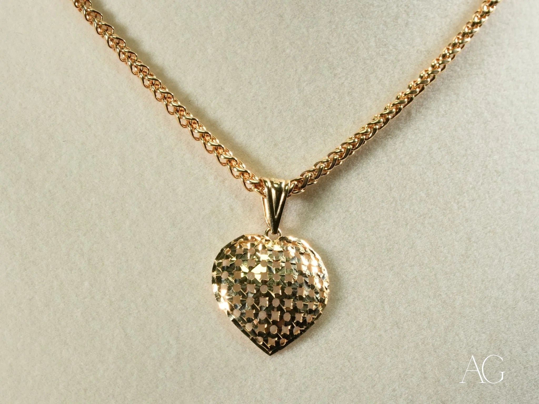 Golden Heart Pendant Necklace for Women - 14K Gold Plated Heart Charm Jewelry Gift for Her | Perfect for Valentine's Day, Anniversary & Romantic Occasions