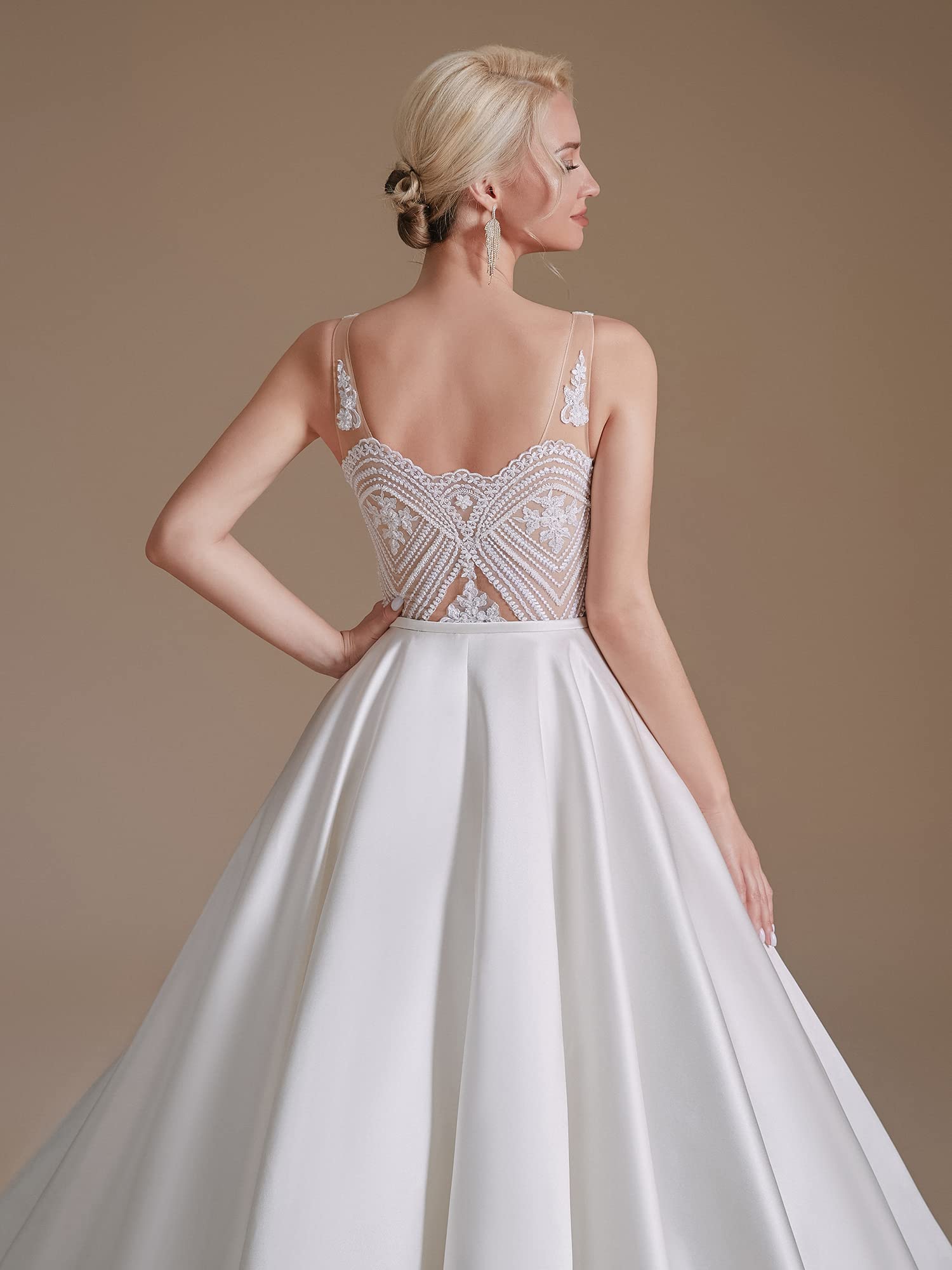 Elegant 2022 Lace Appliques Chiffon Wedding Dress for Bride - Long Sleeves Beach Bridal Gown for Outdoor Ceremonies & Destination Weddings