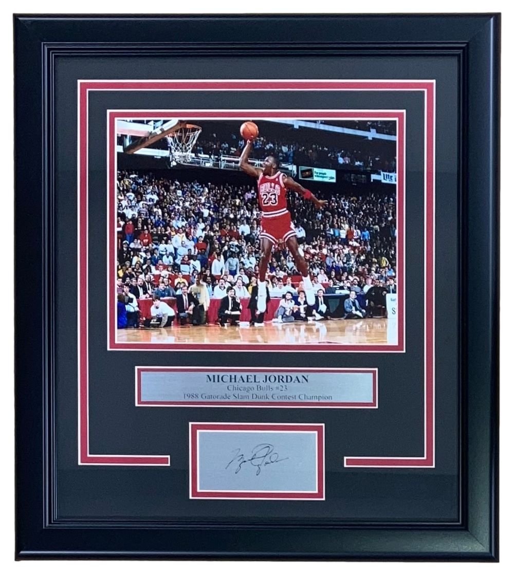 Michael Jordan Chicago Bulls Framed 8x10 Gatorade Dunk Photo with Laser Engraved Signature - Perfect for Sports Memorabilia Collectors and Basketball Fans Home Decor