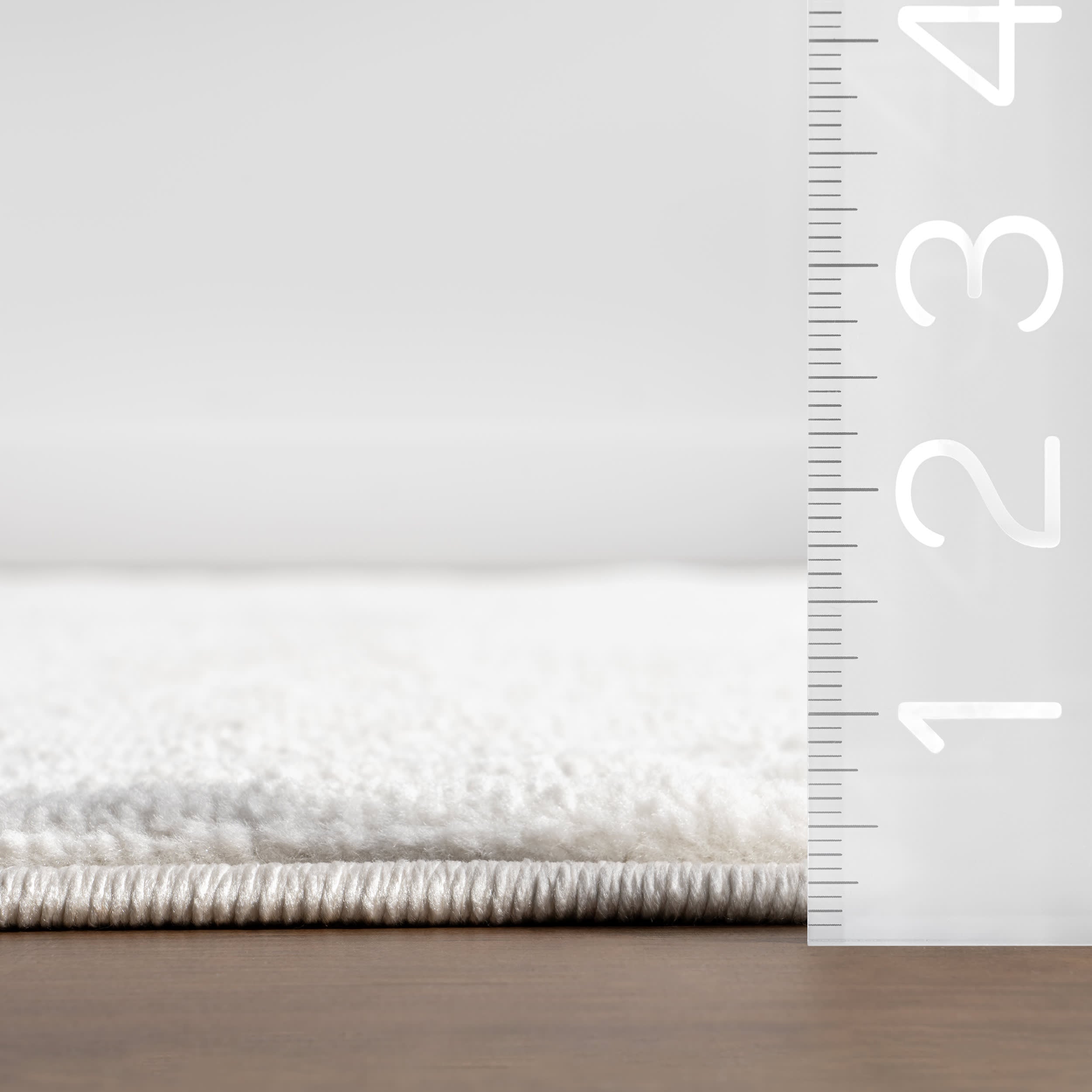 Tana Geometric Indoor/Outdoor Area Rug in Cream - Perfect for Living Room, Patio & Bedroom Decor