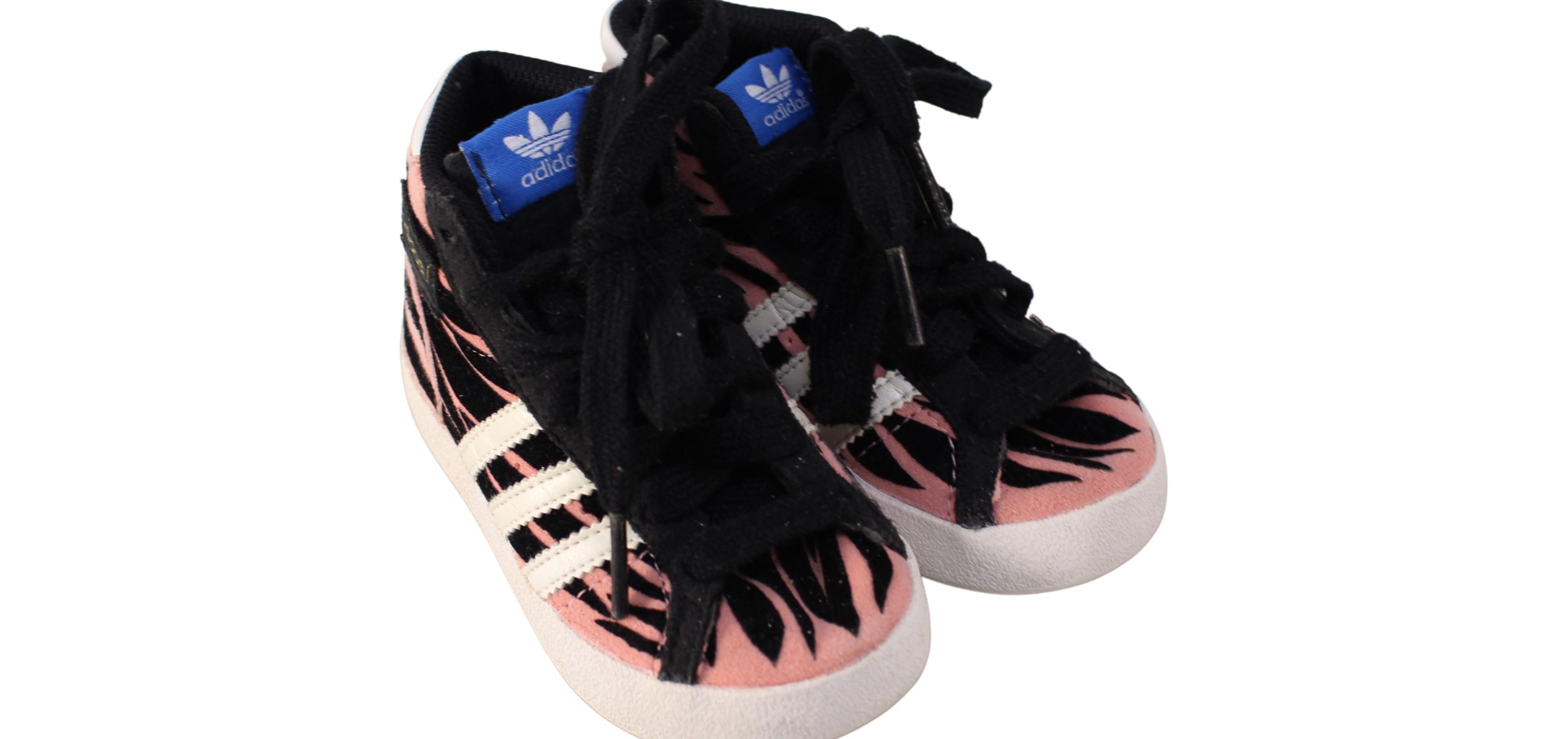 Adidas Kids Sneakers for Toddlers 18M-2T (EU23) - Comfortable & Stylish Shoes for Playtime, School & Daily Wear
