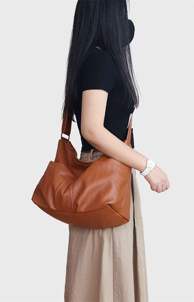Classic Roomy Shoulder Purse for Women - Large Capacity Crossbody Bag - Fashionable & Practical Handbag for Work, Travel & Everyday Use