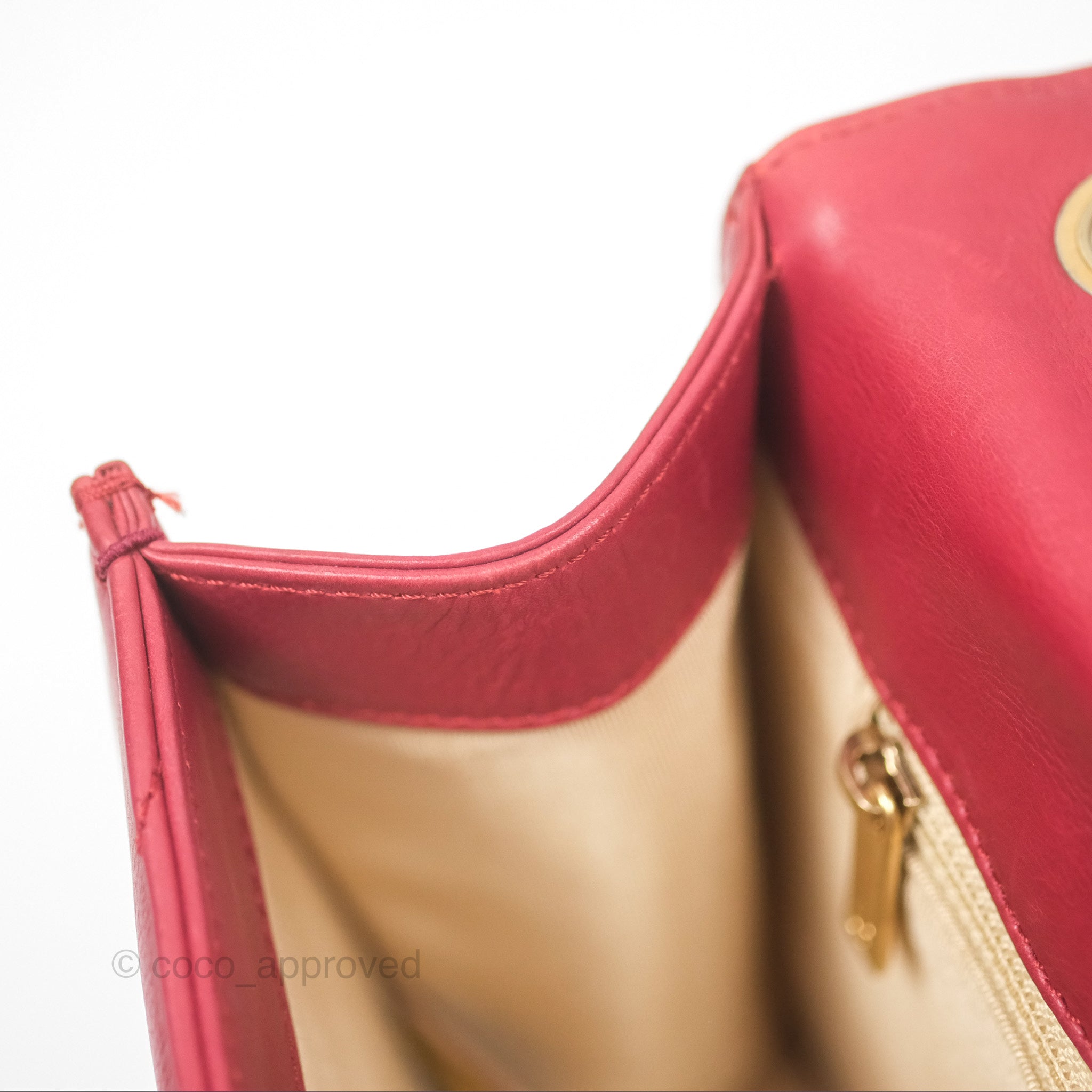 Chanel Chevron Shoulder Bag in Red Calfskin Leather with Aged Gold Hardware - Luxury Crossbody Purse for Women, Perfect for Parties, Date Nights & Special Occasions