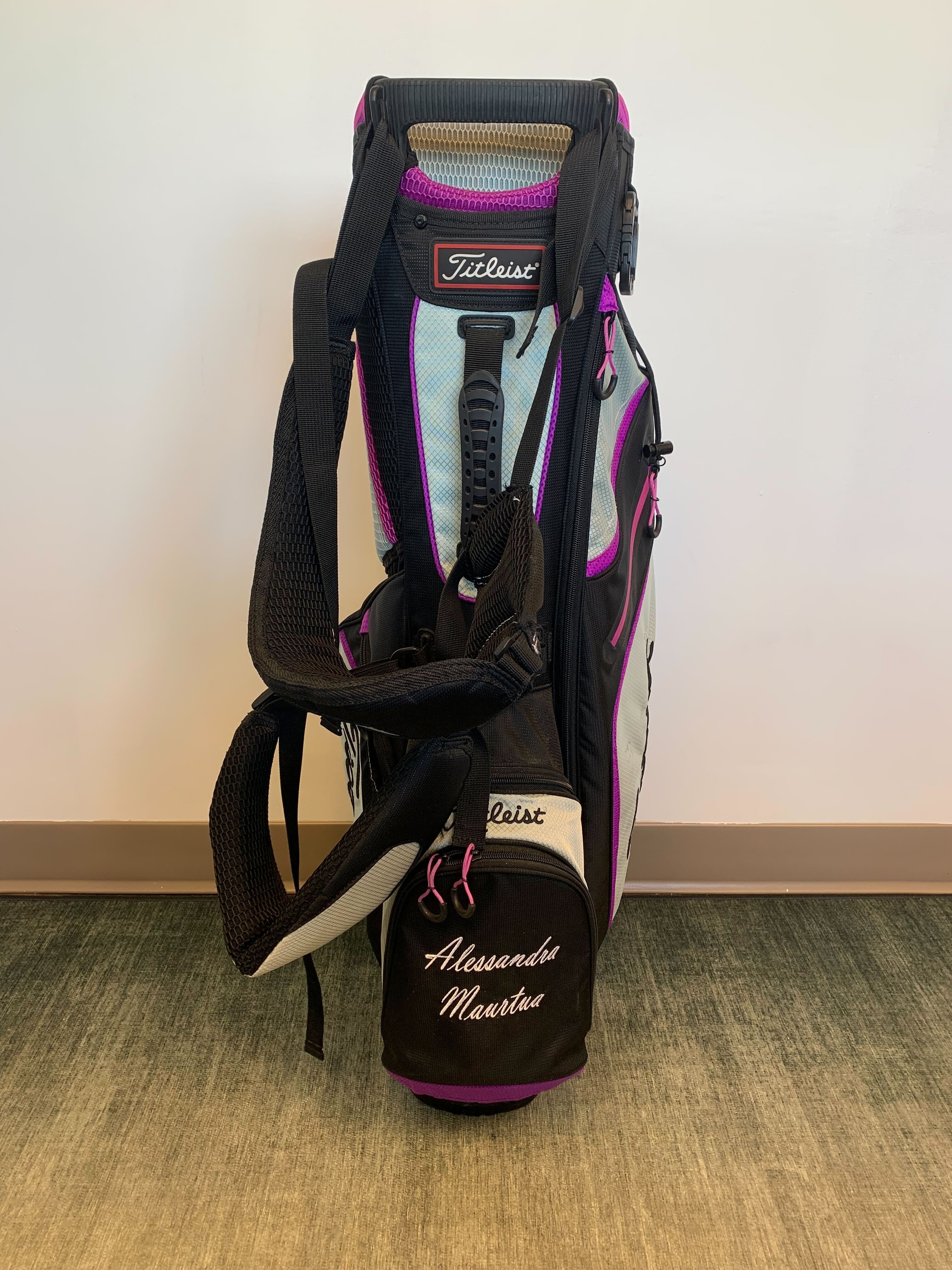 Titleist Women's Golf Stand Bag - Lightweight Black & Pink Golf Bag with 3 Dividers, Adjustable Strap & Rain Cover - Perfect for Women Golfers on the Course or Driving Range